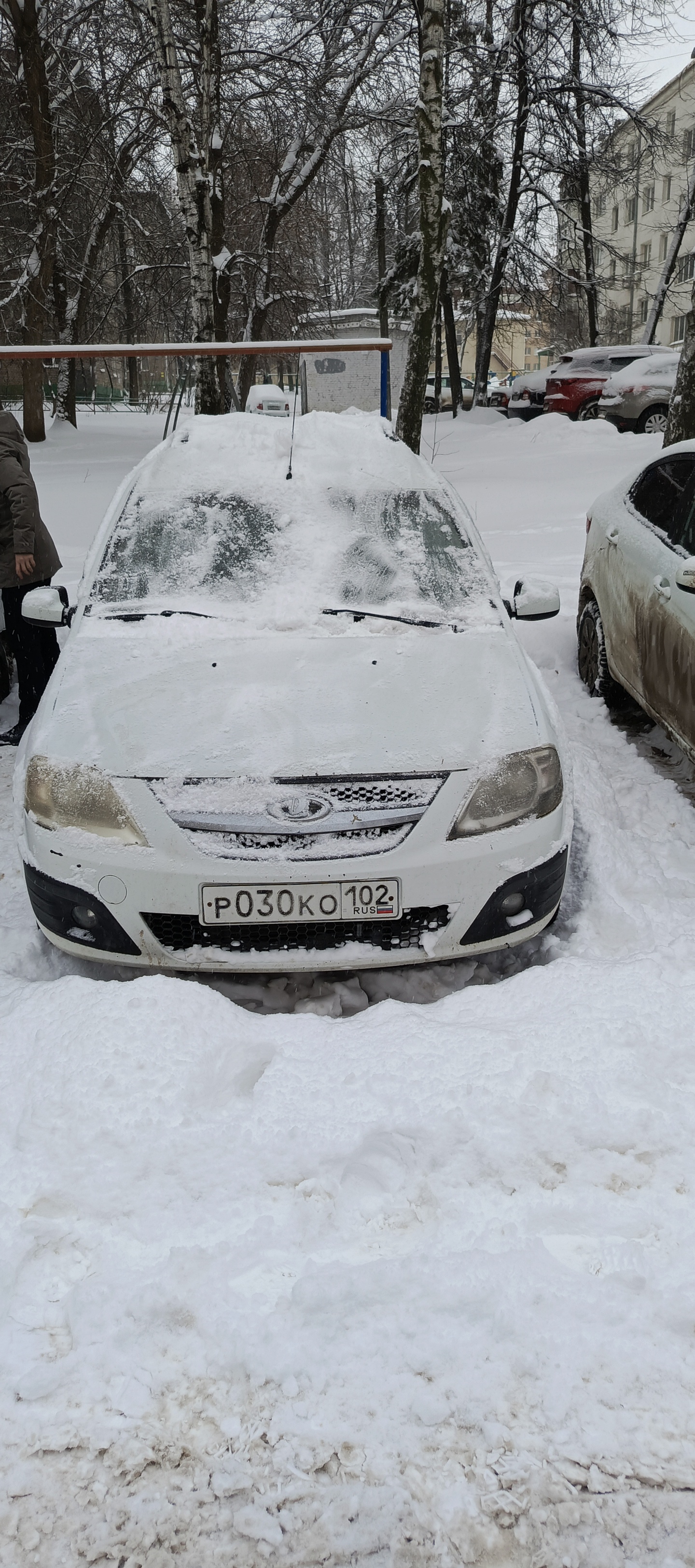 Автомобиль марки LADA, модель Largus, год выпуска: 2013г., государственный регистрационный номер Р030КО102, идентификационный номер (VIN) ХТАКS0Y5LЕ0787804 предмет залога по обязательствам ПАО «Совкомбанк» (ИНН 4401116480).