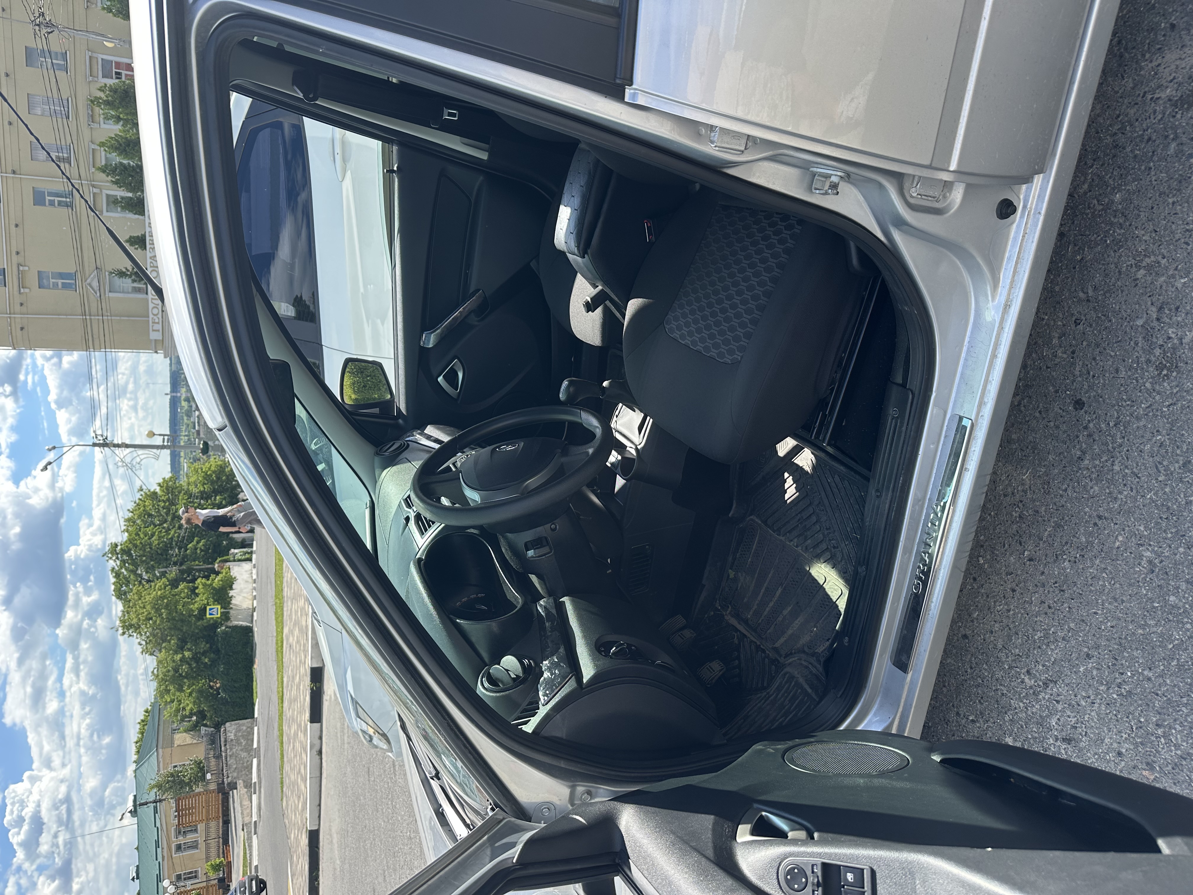 Автомобиль марки LADA модель GRANTA 2024 г.в. VIN-номер XTA219040S1121927