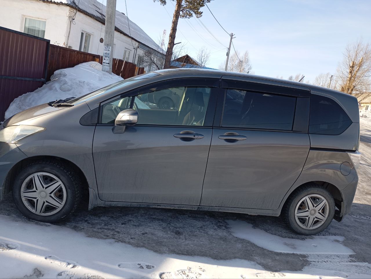 Автомобиль марки HONDA модель Freed, 2012 г.в., номер кузова GB3-1411427