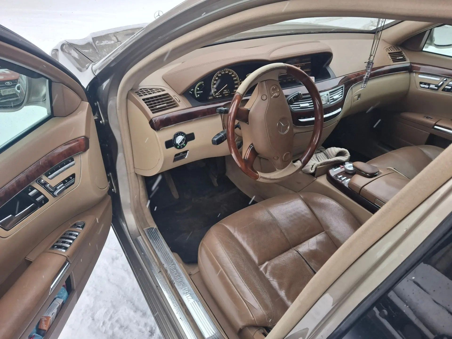 автомобиль марки Mercedes, модель S 350, 2008 года выпуска, VIN WDD2211561A240249