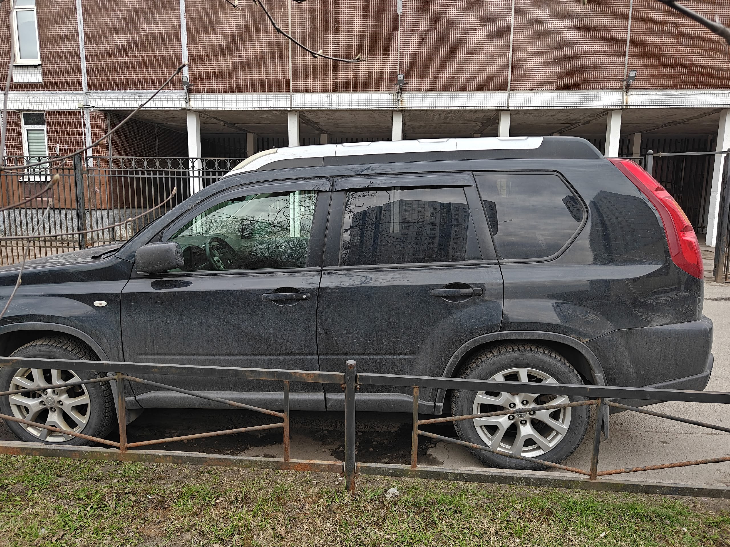 Легковой автомобиль, марка: НИССАН X-TRAIL, год изготовления: 2008, VIN: JN1TANT31U0021326, г/н: К519РХ147. Объект в залоге. Залогодержатель ПАО "СОВКОМБАНК".