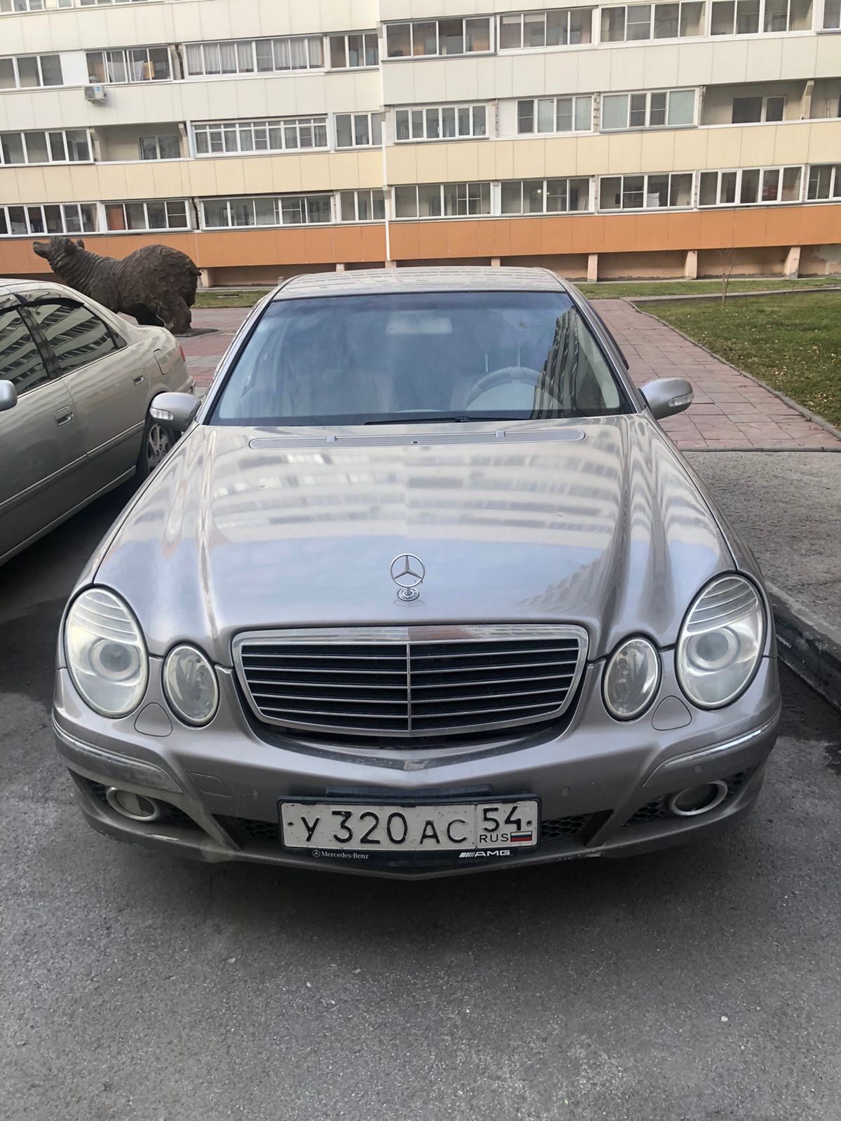Легковой автомобиль марки: MERCEDES-BENZ, модель: E 320, год выпуска: 2003 г., кузов №: WDB2110651A229386, идентификационный номер (VIN): WDB2110651A229386, регистрационный знак: У320АС54.