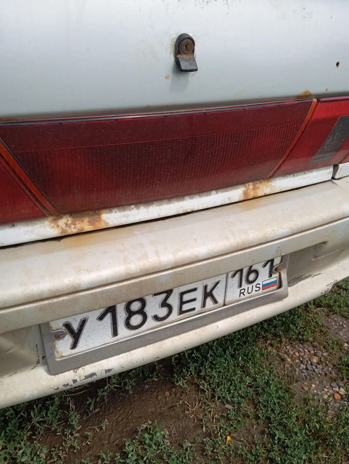 Автомобиль легковой, марки: ВАЗ, модели: 21150, год выпуска: 2006 г., идентификационный номер (VIN): XTA21150064218860, зарегистрированный за супругой должника Бершанской А. В.