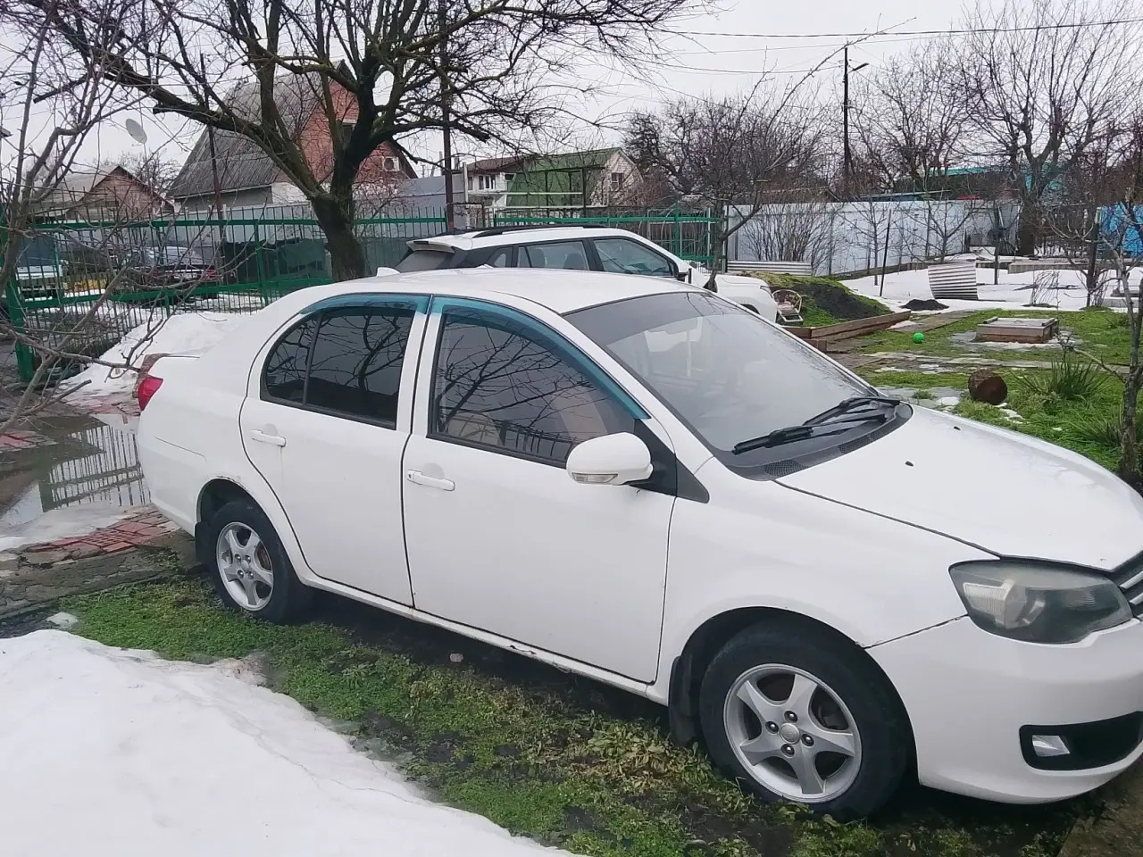 Автомобиль марки FAW модель V5 2014 г.в. VIN-номер LFP73ACC6E5B13255