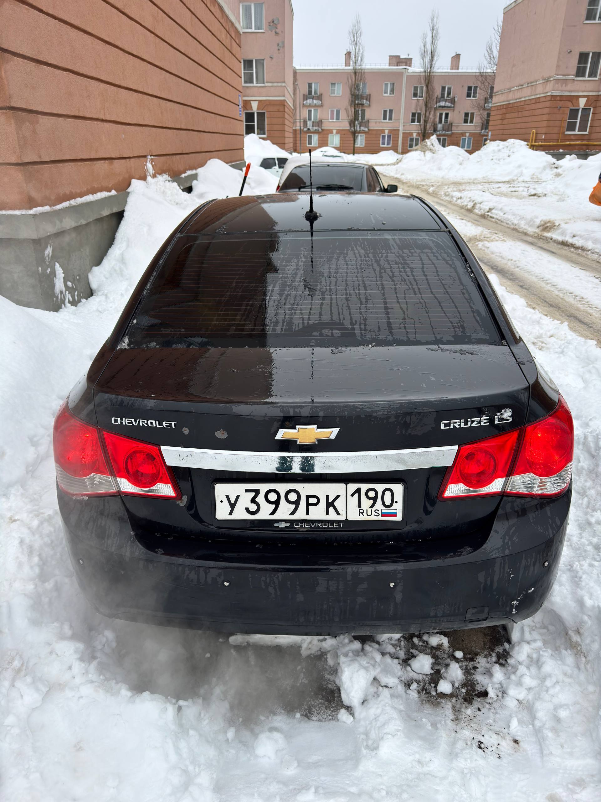 Автомобиль марки ШЕВРОЛЕ модель КРУЗ 2011 г.в. VIN-номер XUFJA695JB3035290