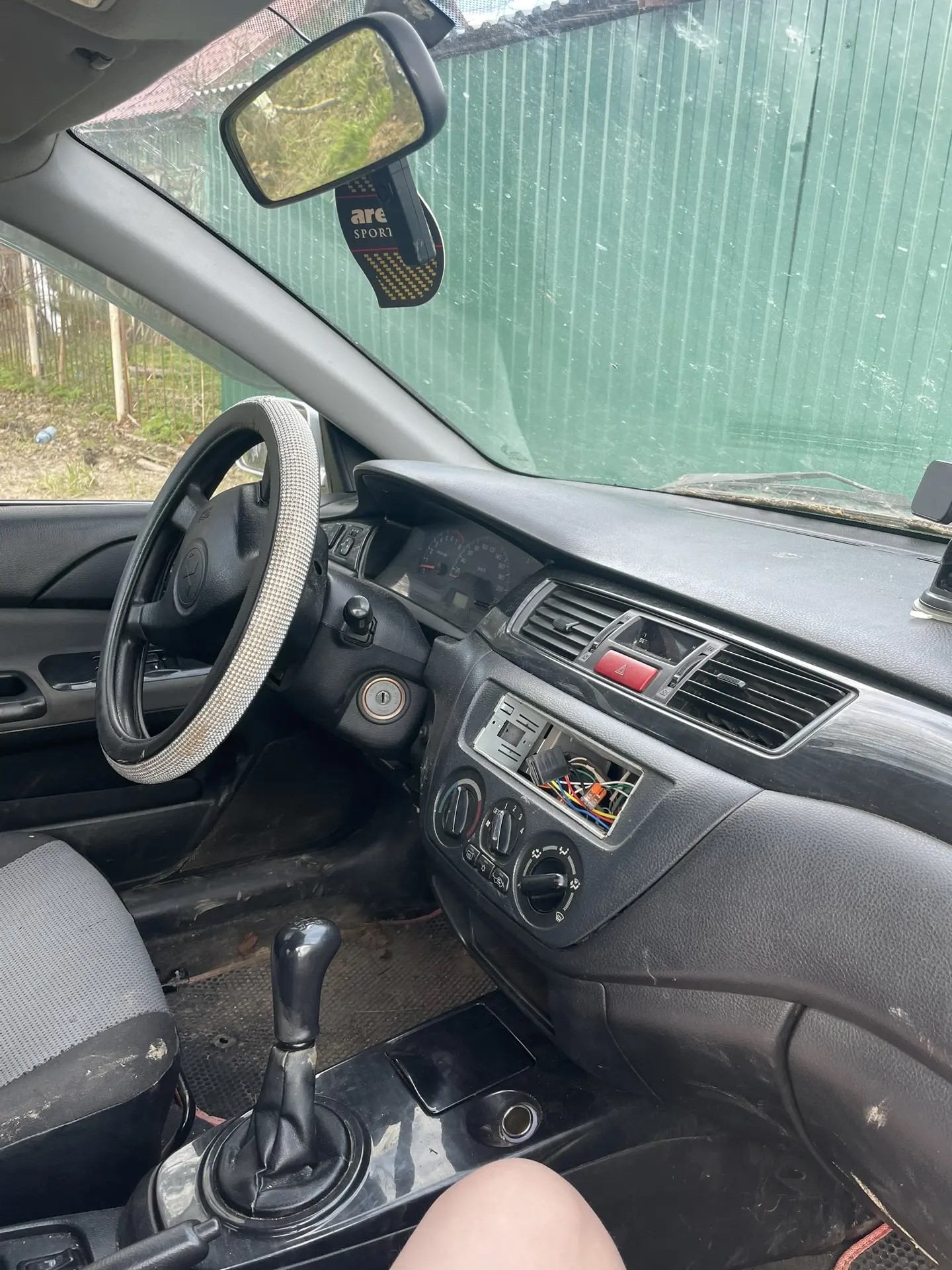 автомобиль марки MITSUBISHI модель Lancer 2004 г.в. VIN-номер JMBSNCS3A4U006721
