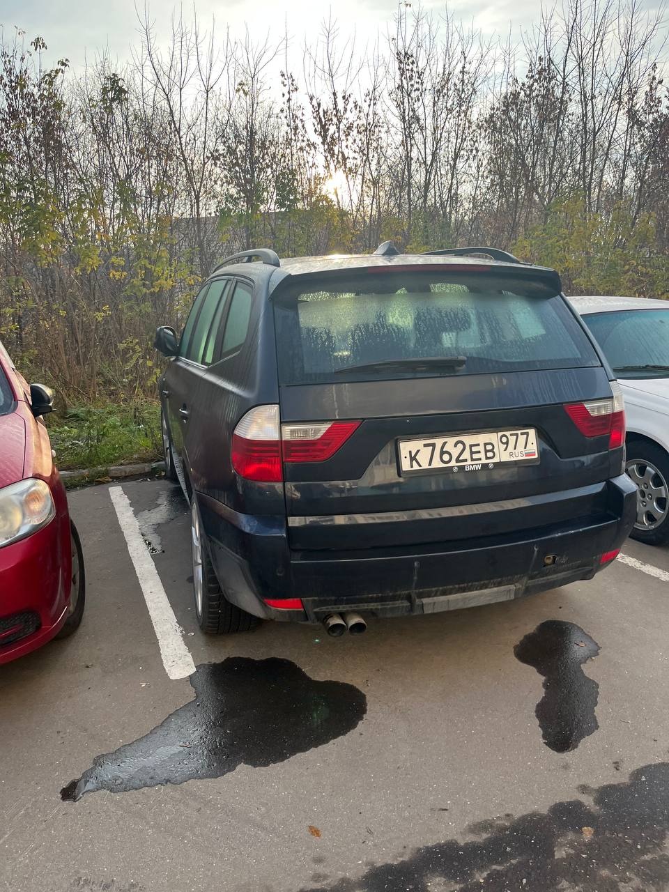 Автомобиль марки BMW модель X3 XDRIVE2 5SI 2010 г.в. VIN-номер X4XPC7840AWA48110. В залоге у ПАО «Совкомбанк».