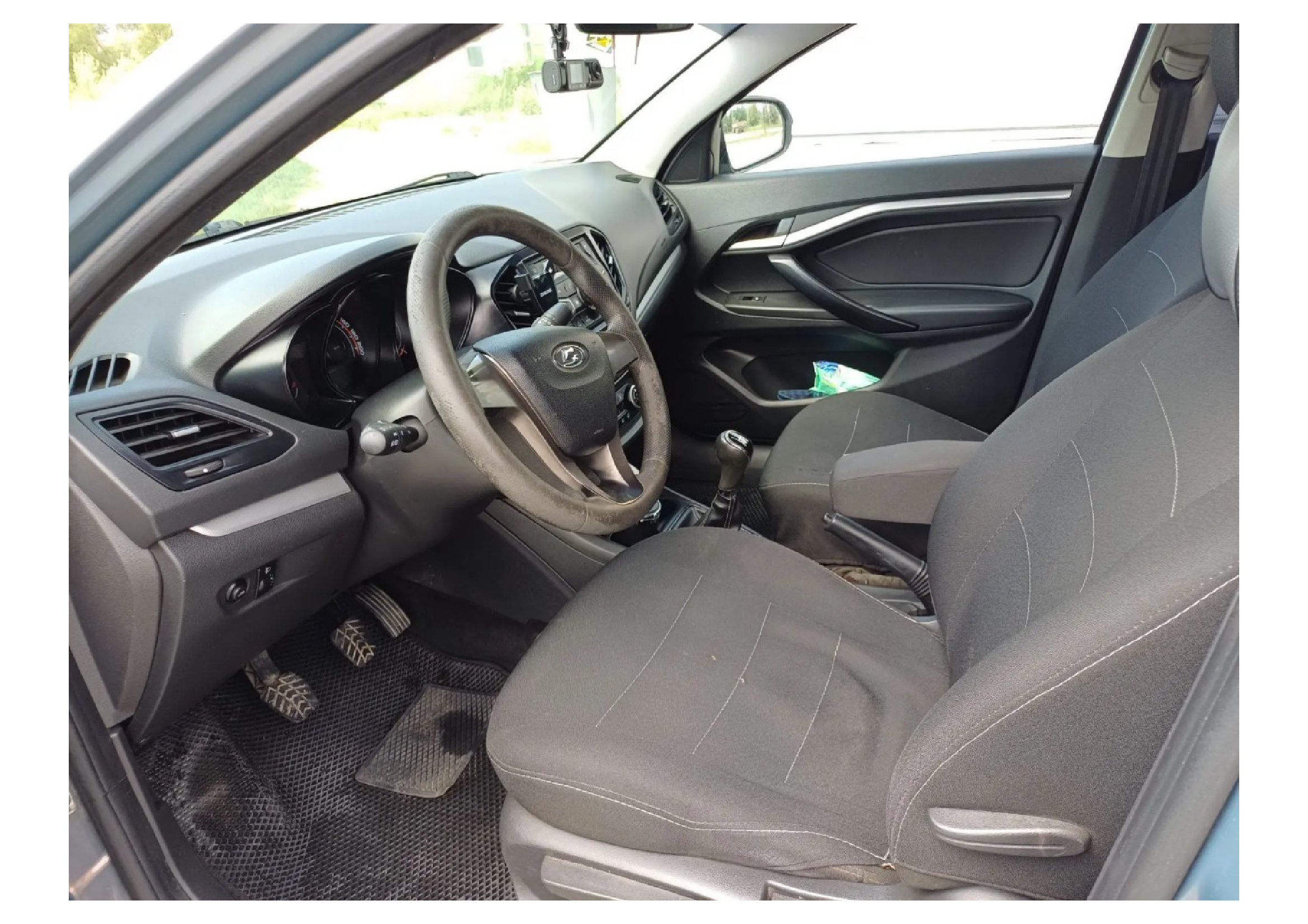 Автомобиль марки LADA модель Vesta 2017 г.в. VIN-номер XTAGFL110JY137537