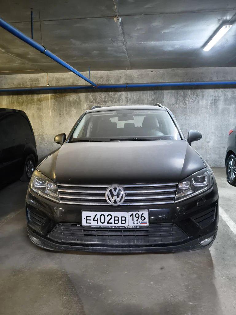 Автомобиль марки VOLKSWAGEN модель Touareg, 2015 г.в., VIN-номер XW8ZZZ7PZGG000714