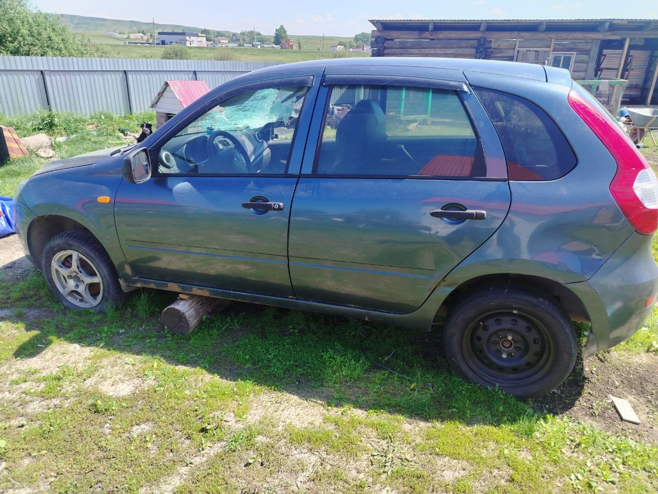 Легковой автомобиль марки: LADA (ВАЗ), модели: 219210 LADA KALINA, год выпуска: 2014 г., идентификационный номер (VIN): XTA219210E0042847