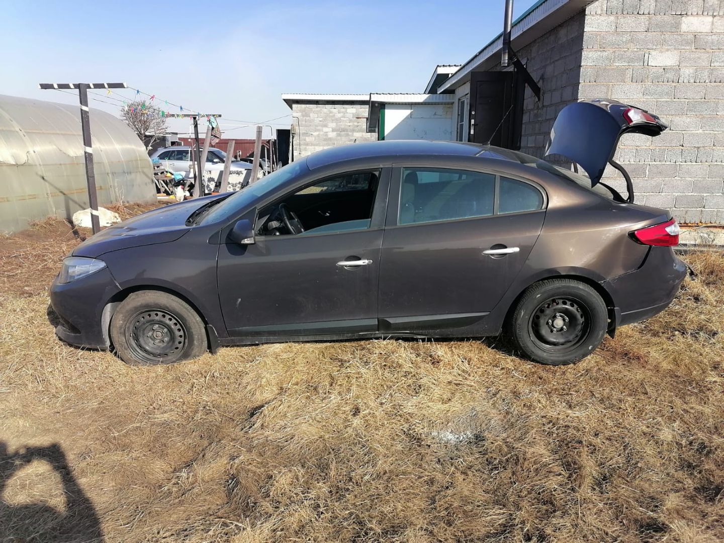 Легковой автомобиль марки: RENAULT, модель: Fluence, год выпуска: 2013 г., идентификационный номер (VIN): VF1LZBR0548267357