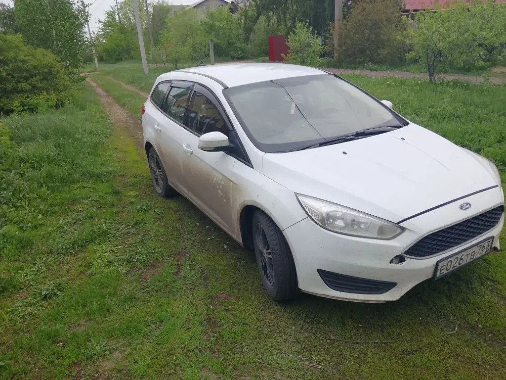 Автомобиль марки FORD модель Focus 2017 г.в. VIN-номер Z6F6XXEEC6HB33067, находится в залоге ПАО "Совкомбанк"