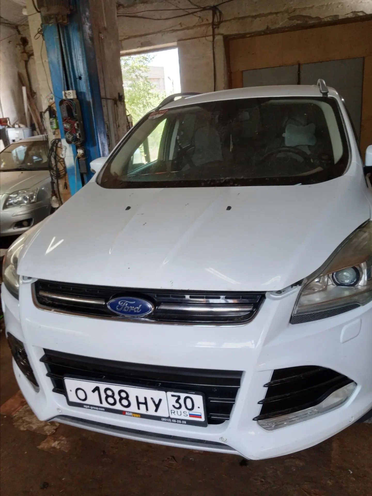 Автомобиль марки FORD модель KUGA 2015 г.в. VIN-номер Z6FAXXESMAFP39494. Находится в залоге у ПАО "Совкомбанк". Транспортное средство не на ходу.