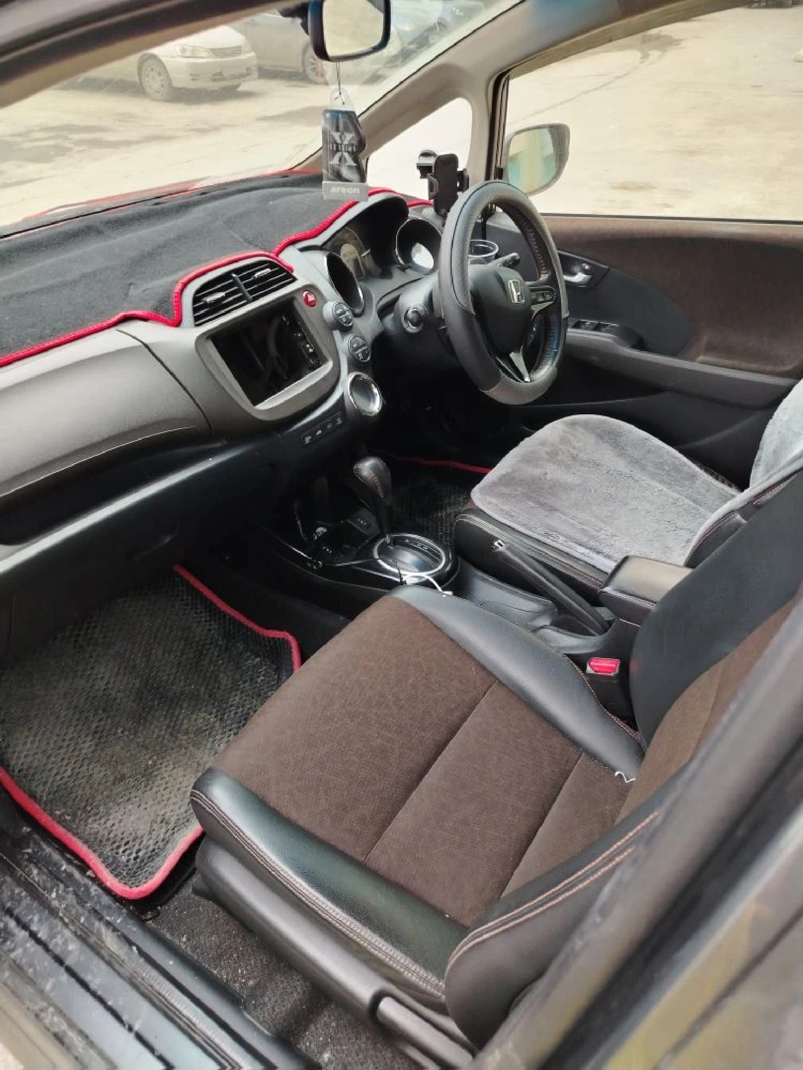 Автомобиль марки HONDA модель FIT Shuttle 2013 г.в. номер кузова GP2-3205152