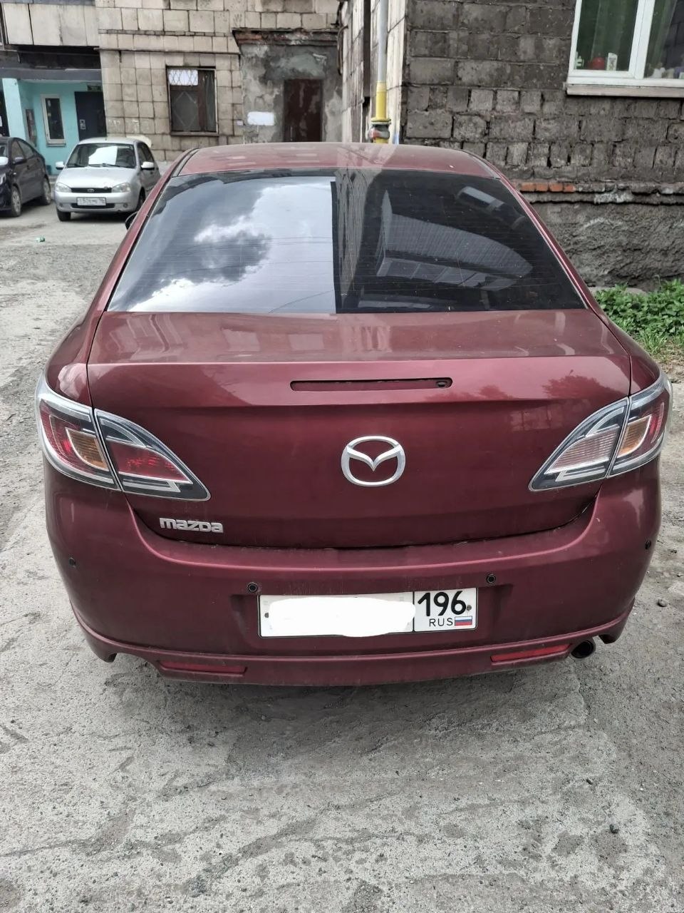 Легковой автомобиль марки: MAZDA, модель: 6, год выпуска: 2011г., кузов №: JMZGH128211496561, идентификационный номер (VIN): JMZGH128211496561, находится в залоге у ПАО «Совкомбанк».