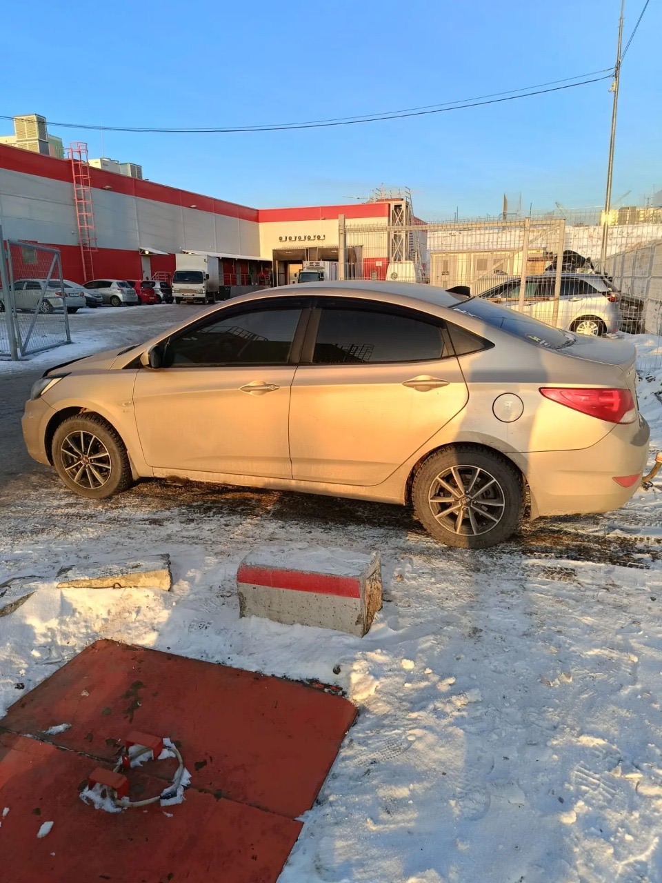 Автомобиль марки HYUNDAI модель Solaris 2012 г.в. VIN-номер Z94CU41DACR157129