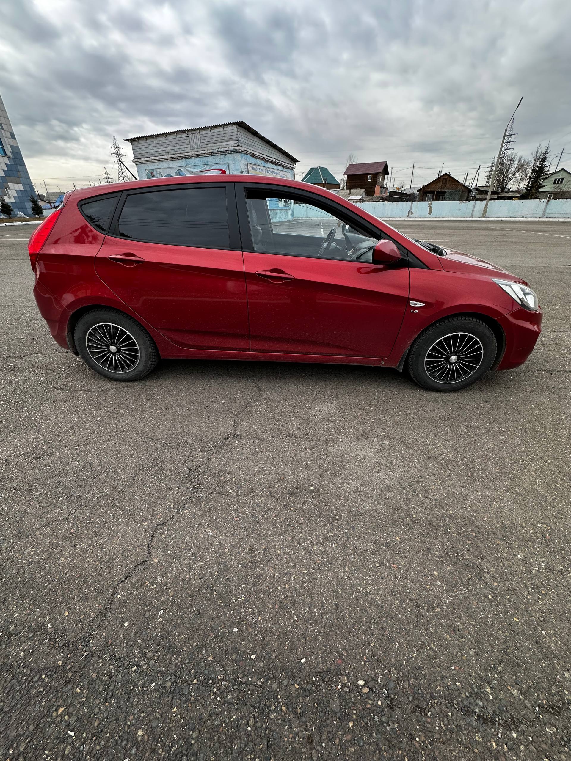 Легковой автомобиль марки: HYUNDAI, модели: Solaris, год выпуска: 2011 г., идентификационный номер (VIN): Z94CT51DABR009868