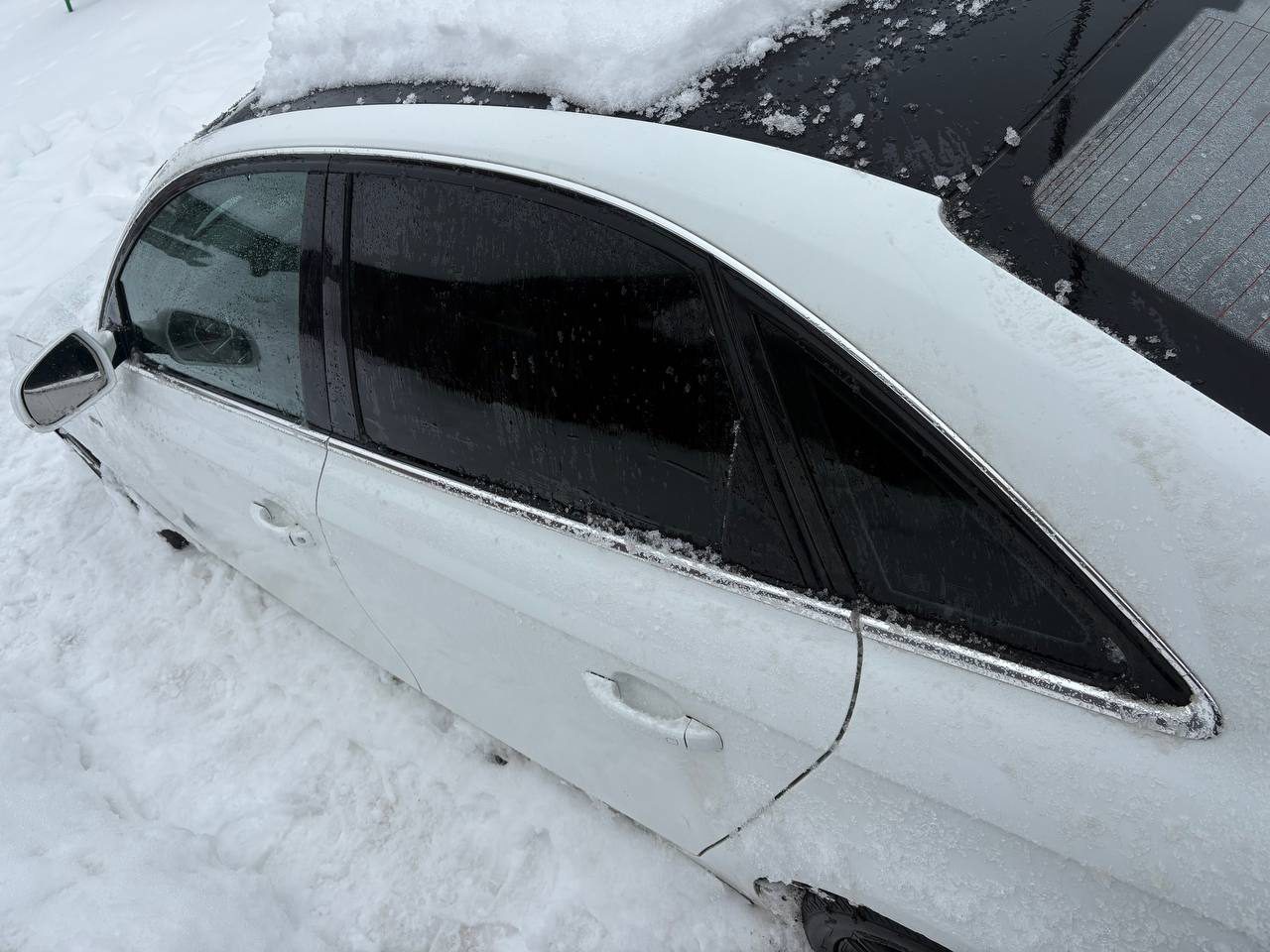 Легковой автомобиль марка: AUDI, модель: A4, год выпуска: 2010г., кузов №: XW8ZZZ8K7AG200684, идентификационный номер (VIN): XW8ZZZ8K7AG200684