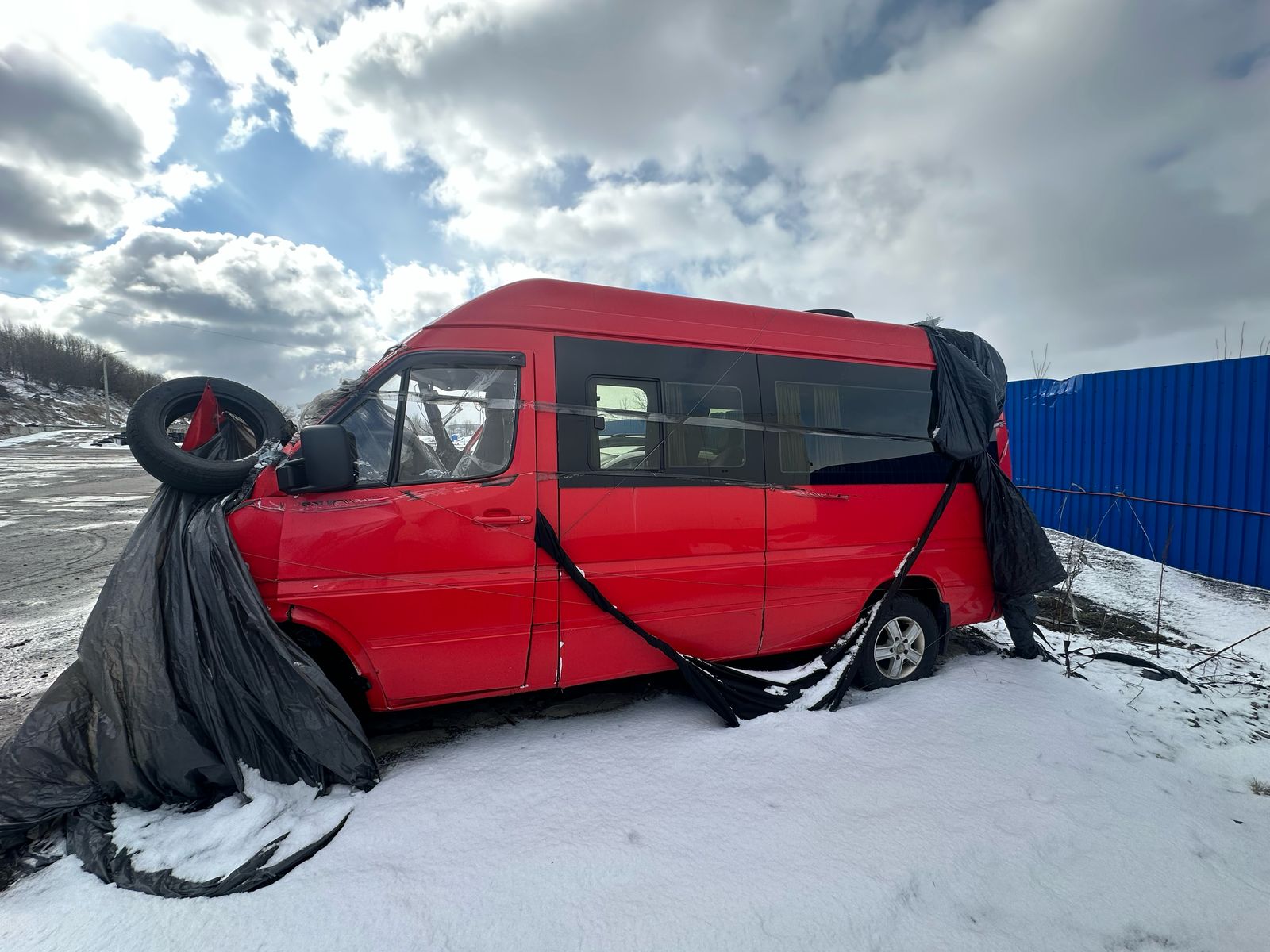 Автомобиль марки MERCEDES-BENZ модель 211 CDI 2004 года выпуска VINномер WDB9026621R742132