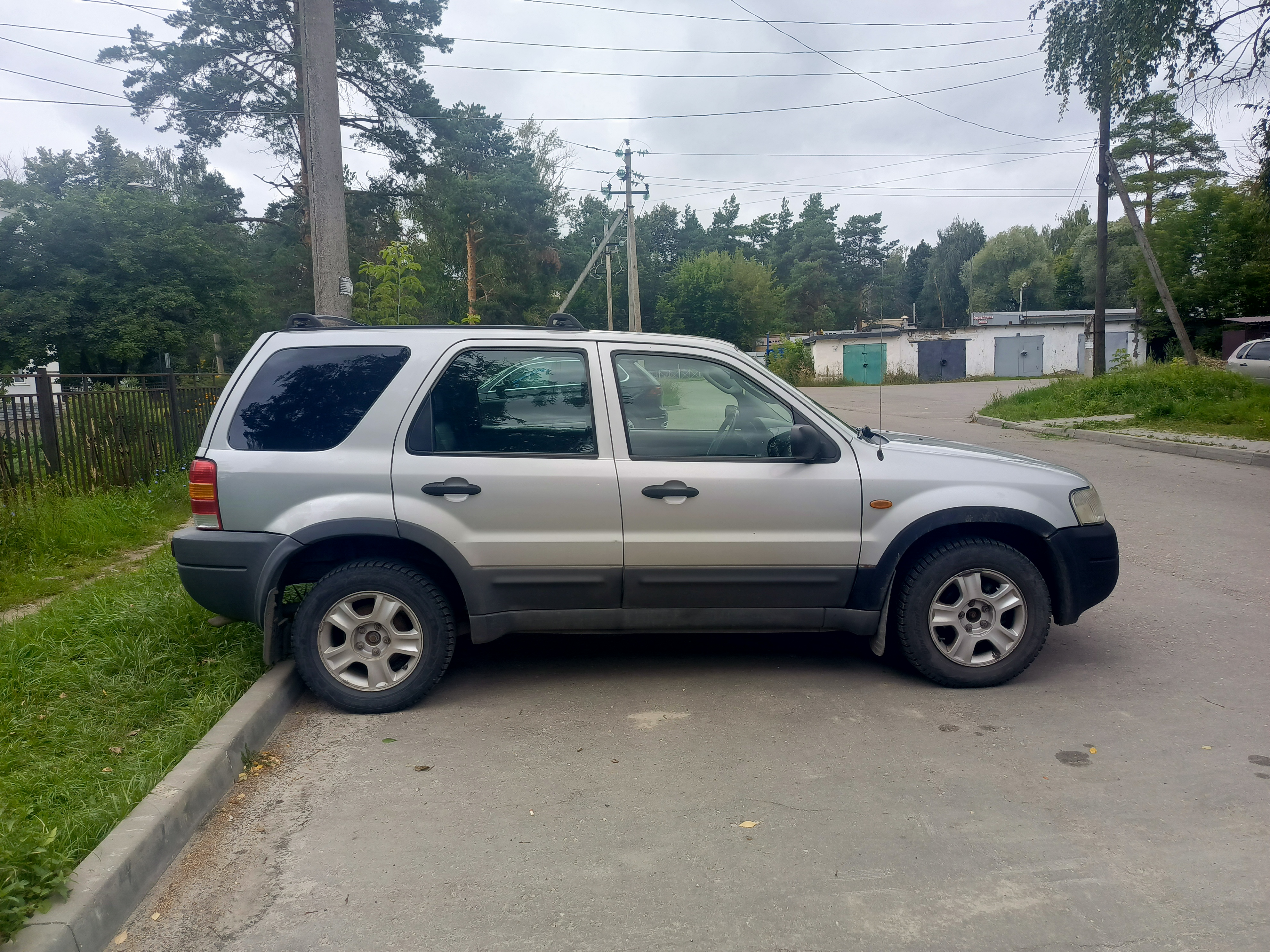 Автомобиль марки FORD модель МАВЕРИК XLT 2003 г.в. VIN-номер WF0CU93143KC89936.