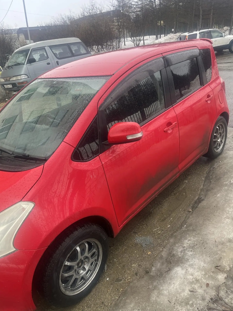 Автомобиль марки TOYOTA модель Ractis 2006 г.в. номер кузова NCP100-0026563