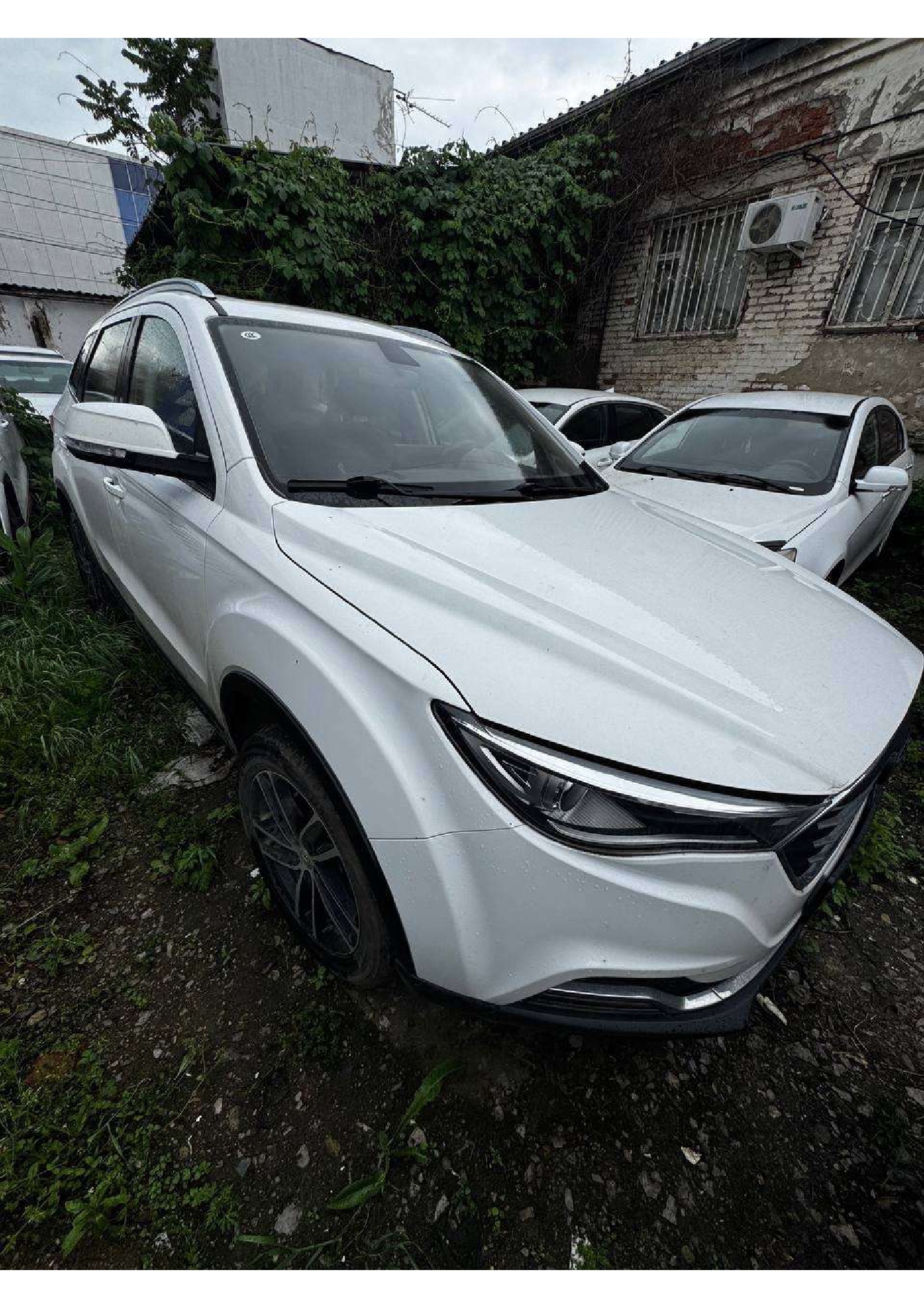 Автомобиль марки FAW Besturn X40, 2020 года выпуска, VIN: LFP83APEXL1D45927