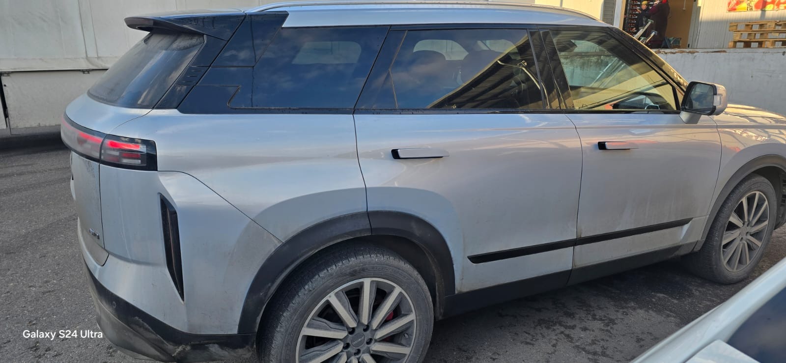Автомобиль марки JAECOO модель J7 2023 г.в. VIN номер LVVDD21B8PC018536