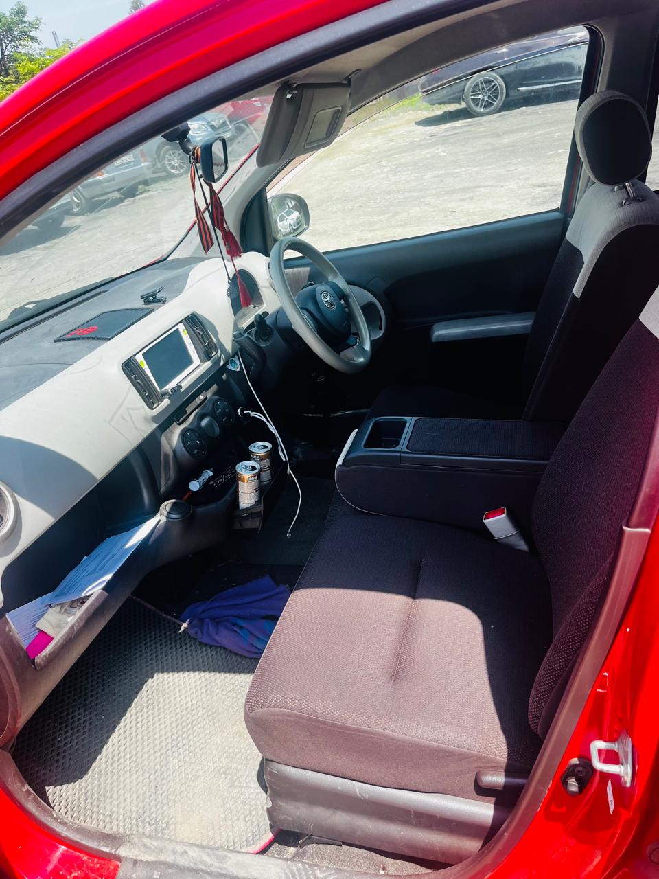 Легковой автомобиль марки: TOYOTA, модели: PASSO, год выпуска: 2011 г., кузов №: KGC300086802, находящийся в залогу у ПАО "Совкомбанк"