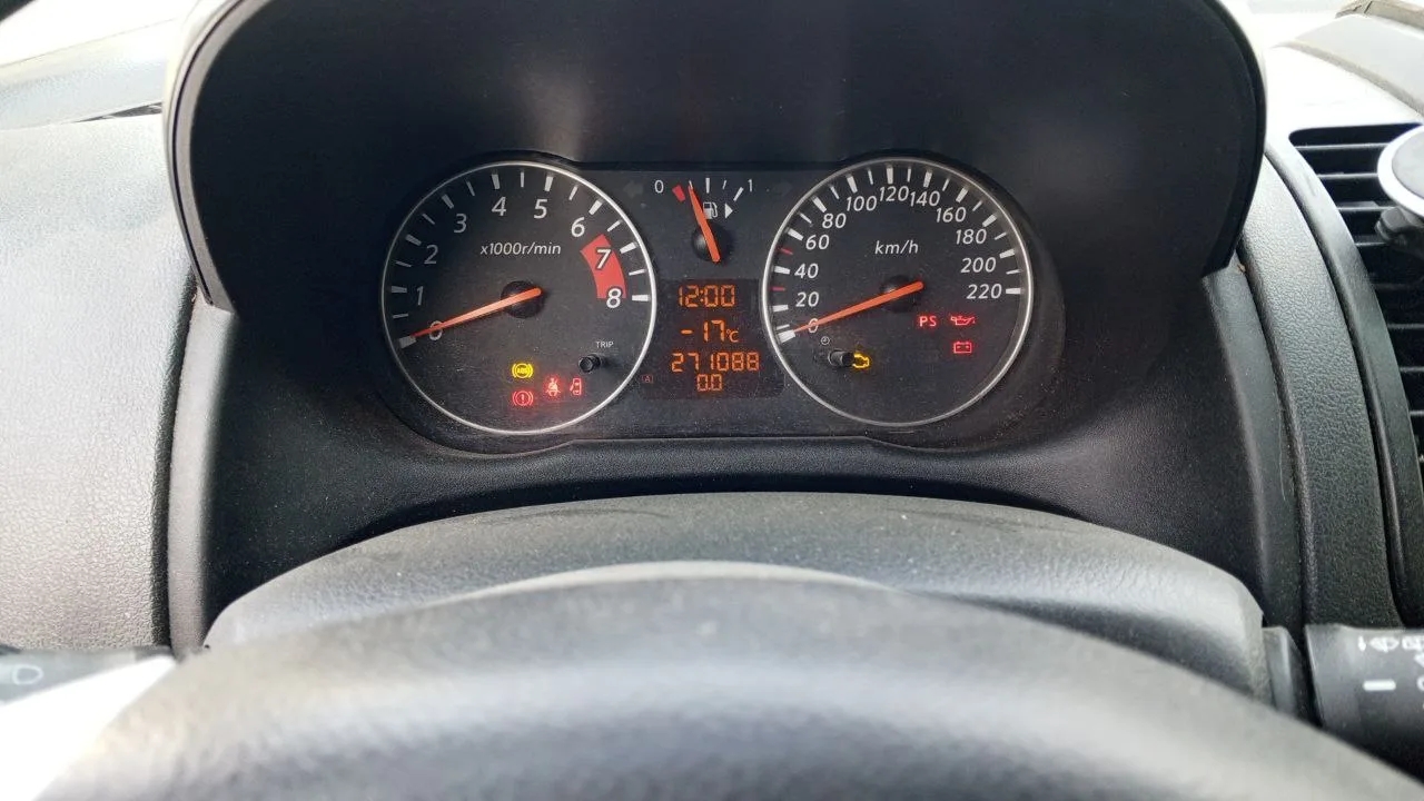 Автомобиль марки NISSAN модель Note 2010 г.в. VIN-номер SJNFAAE11U2100859
