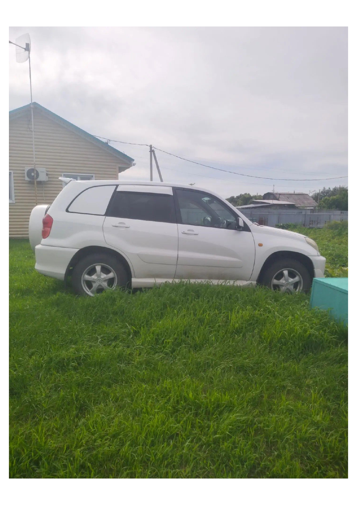 Легковой автомобиль марки: TOYOTA, модели: RAV 4, год выпуска: 2001 г., кузов №: ACA210152613 Имущество находится в залоге ПАО "Совкомбанк"