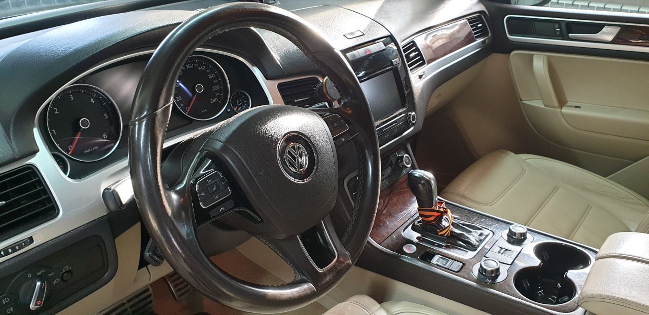 автомобиль марки VOLKSWAGEN модель Touareg 2012 г.в., VIN-номер XW8ZZZ7PZCG006868