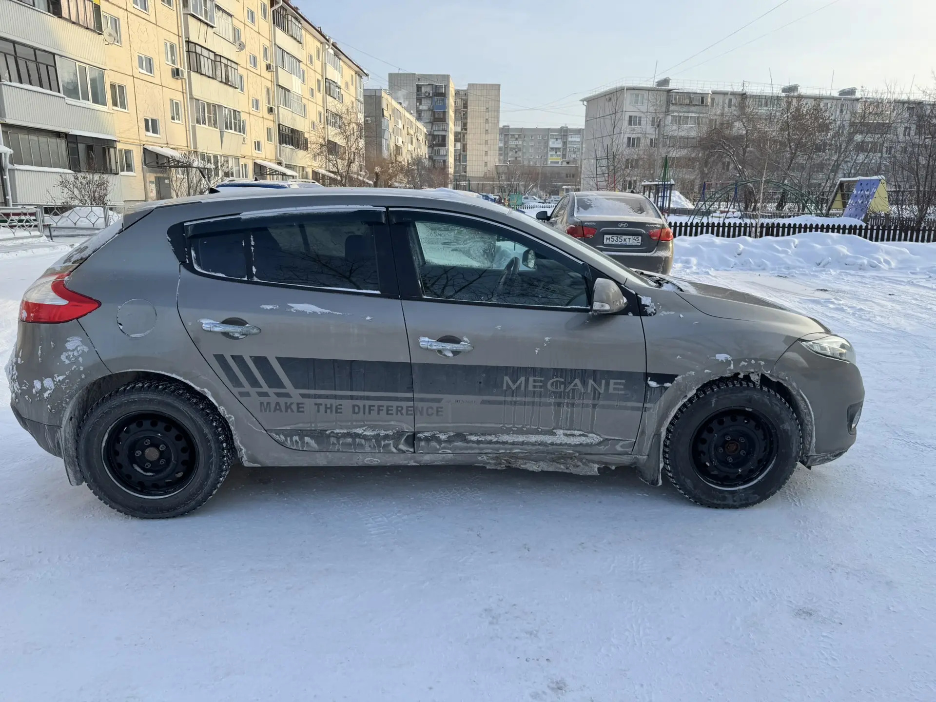 Легковой автомобиль марки RENAULT модель Megane 2013 г.в., VIN-номер VF1BZL70T48493752, цвет: бежевый.