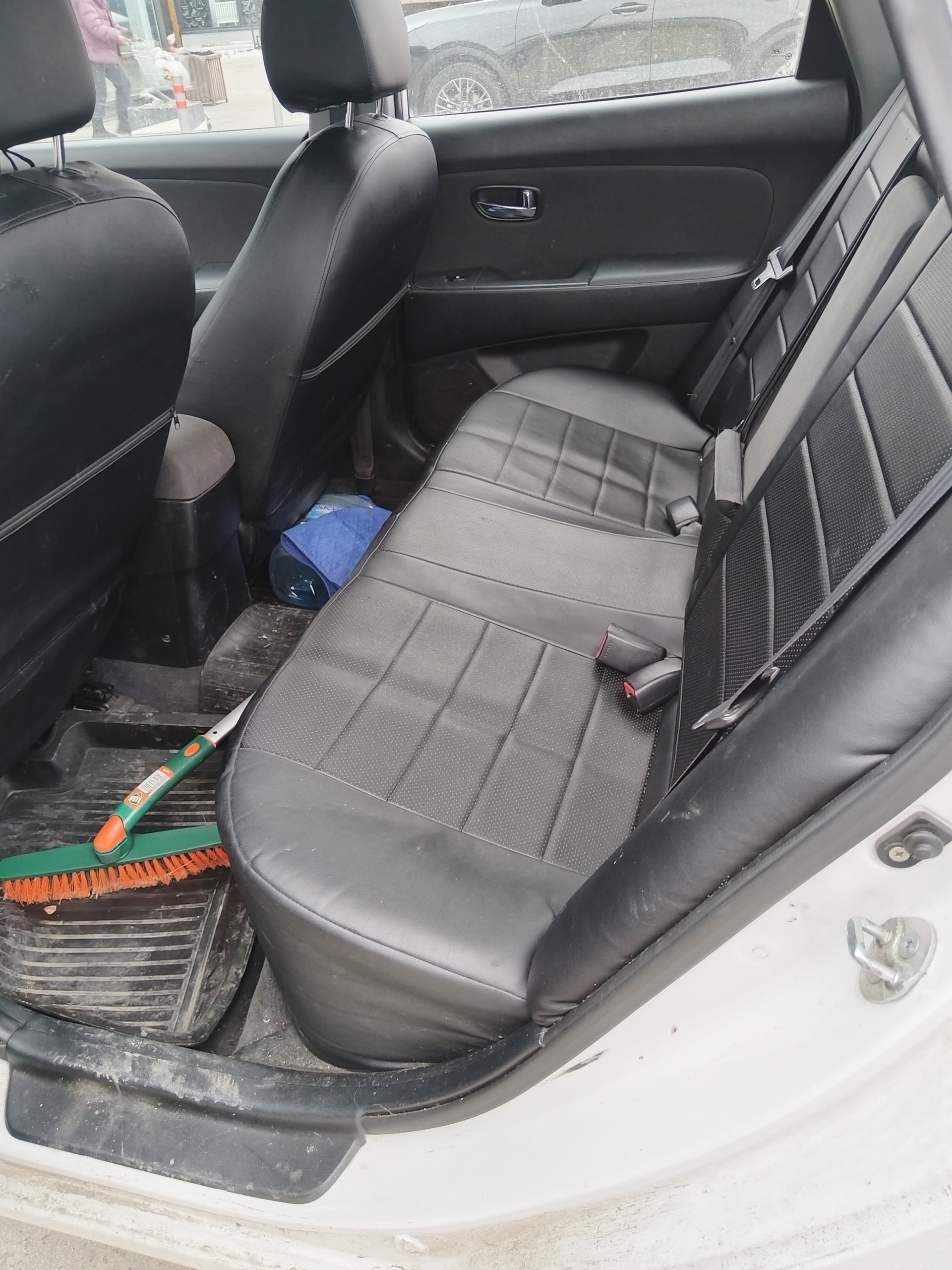 Автомобиль марки HYUNDAI модель Elantra 2010 г.в. VIN-номер KMHDU41BBBU206080.