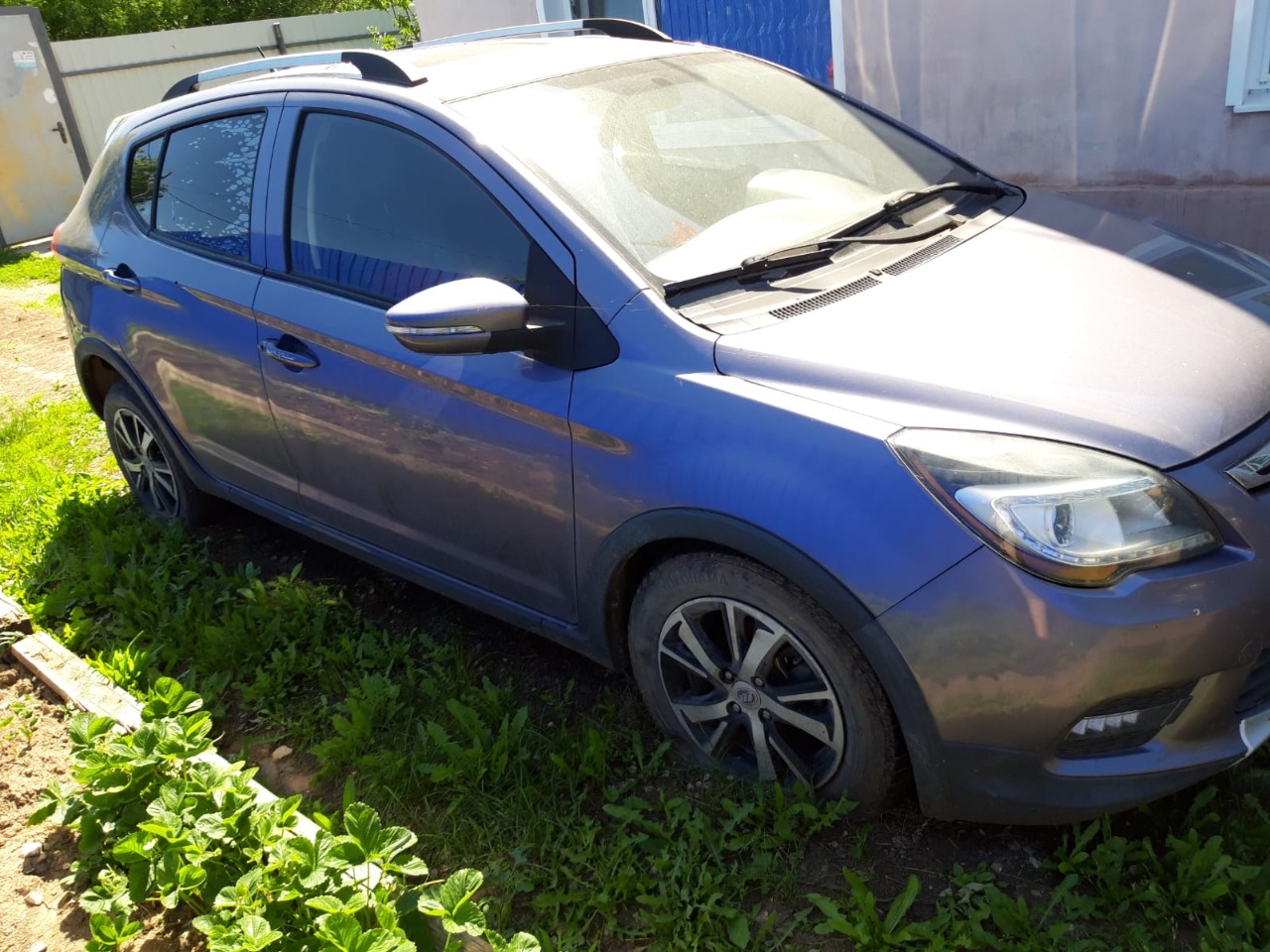 Легковой автомобиль марки: Lifan, модель: X50, год выпуска: 2016 г., кузов №: X9W215851G0004939, идентификационный номер (VIN): X9W215851G0004939. Имущество находится в залоге у ПАО Совкомбанк.