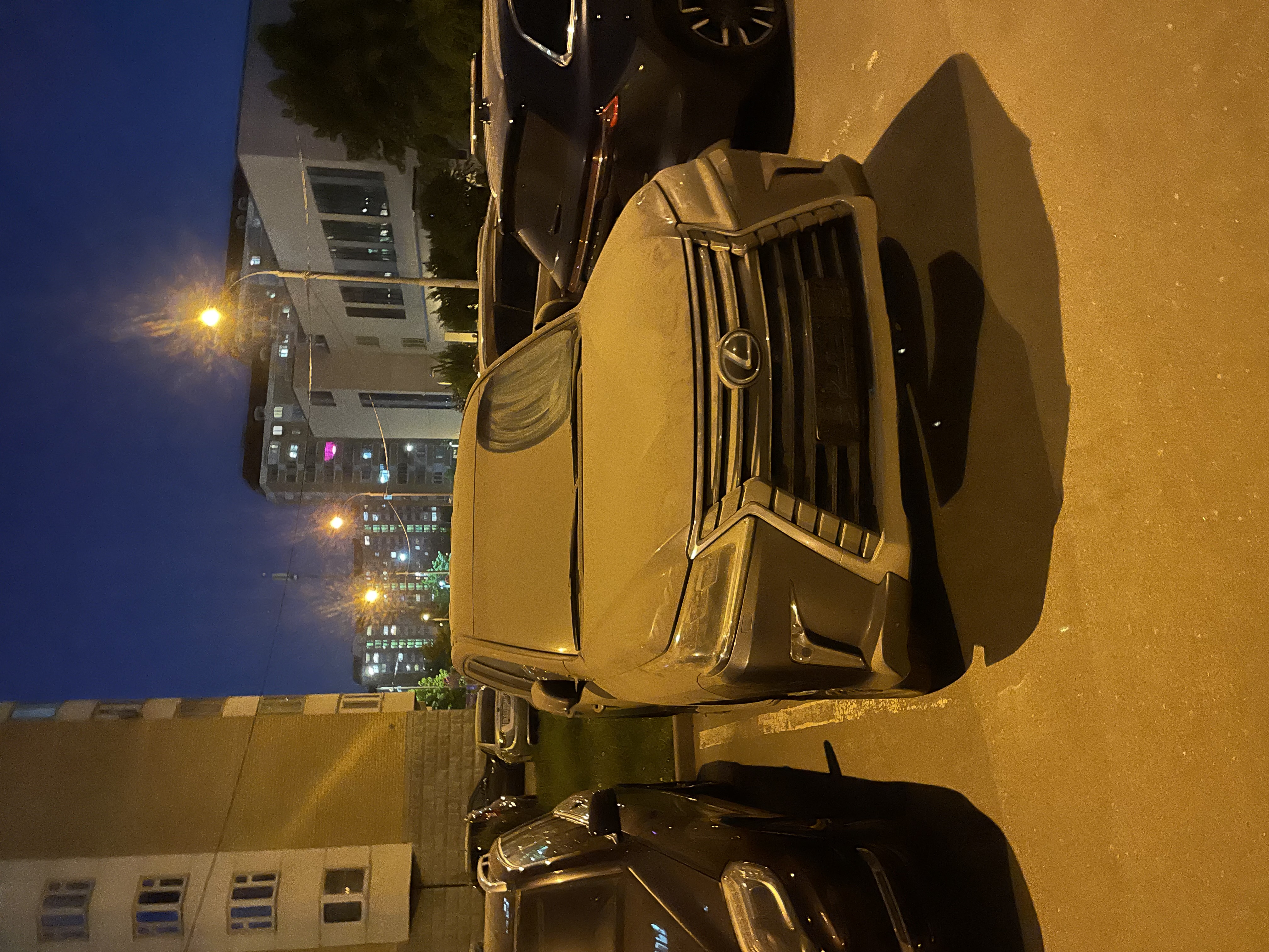 Автомобиль марки LEXUS модель LX 2016 г.в. VIN-номер JTJCV00W104004910