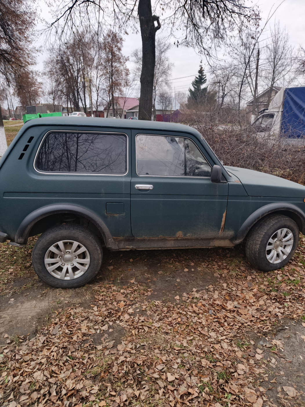 Автомобиль марки ВАЗ модель 21214 2012 г.в. VIN-номер XTA212140C2092138
