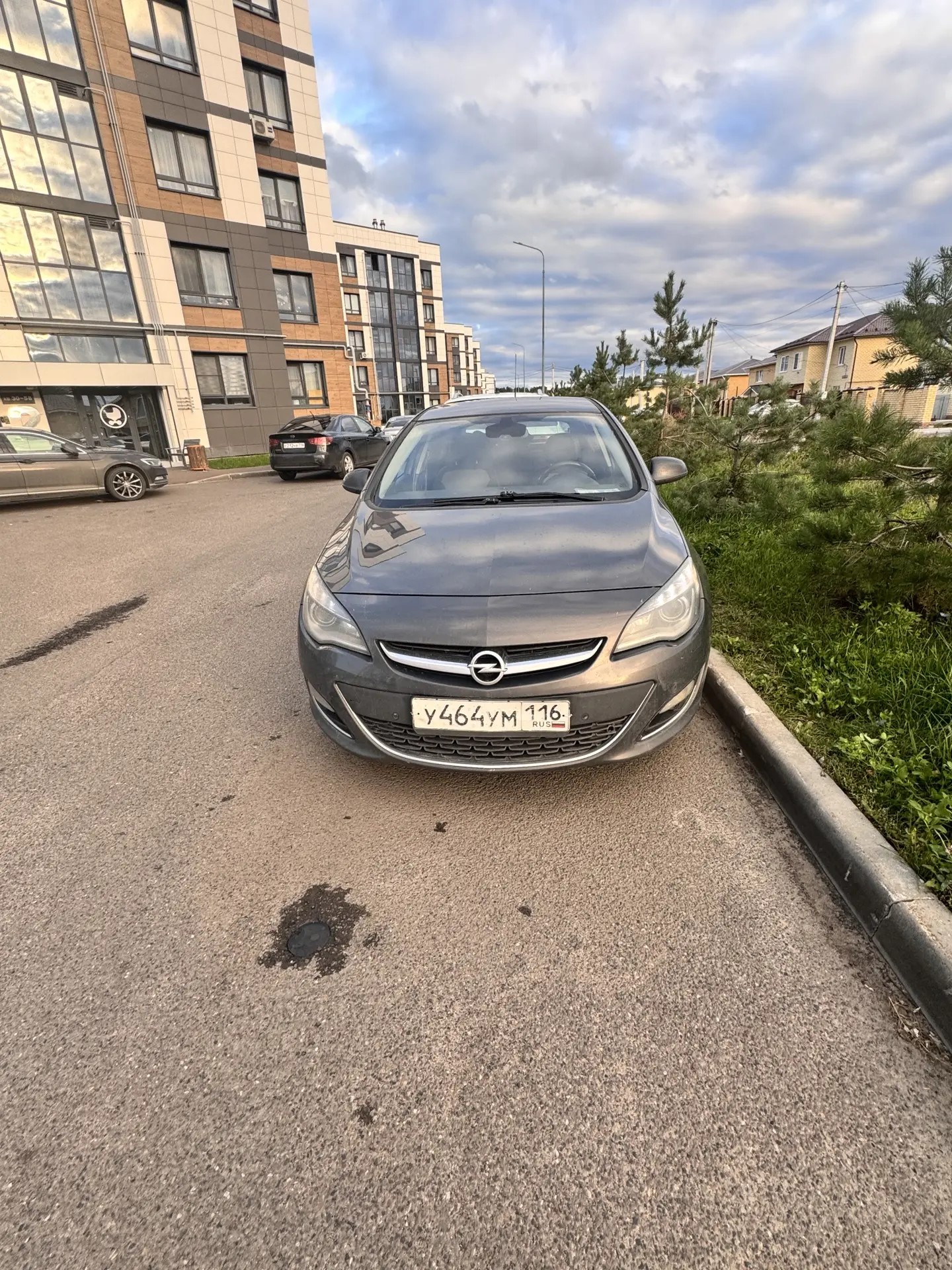 Автомобиль марки OPEL модель P-J ASTRA 2014 г.в. VIN-номер XUFPE6EJ2E3024706 в залоге у ПАО Совкомбанк