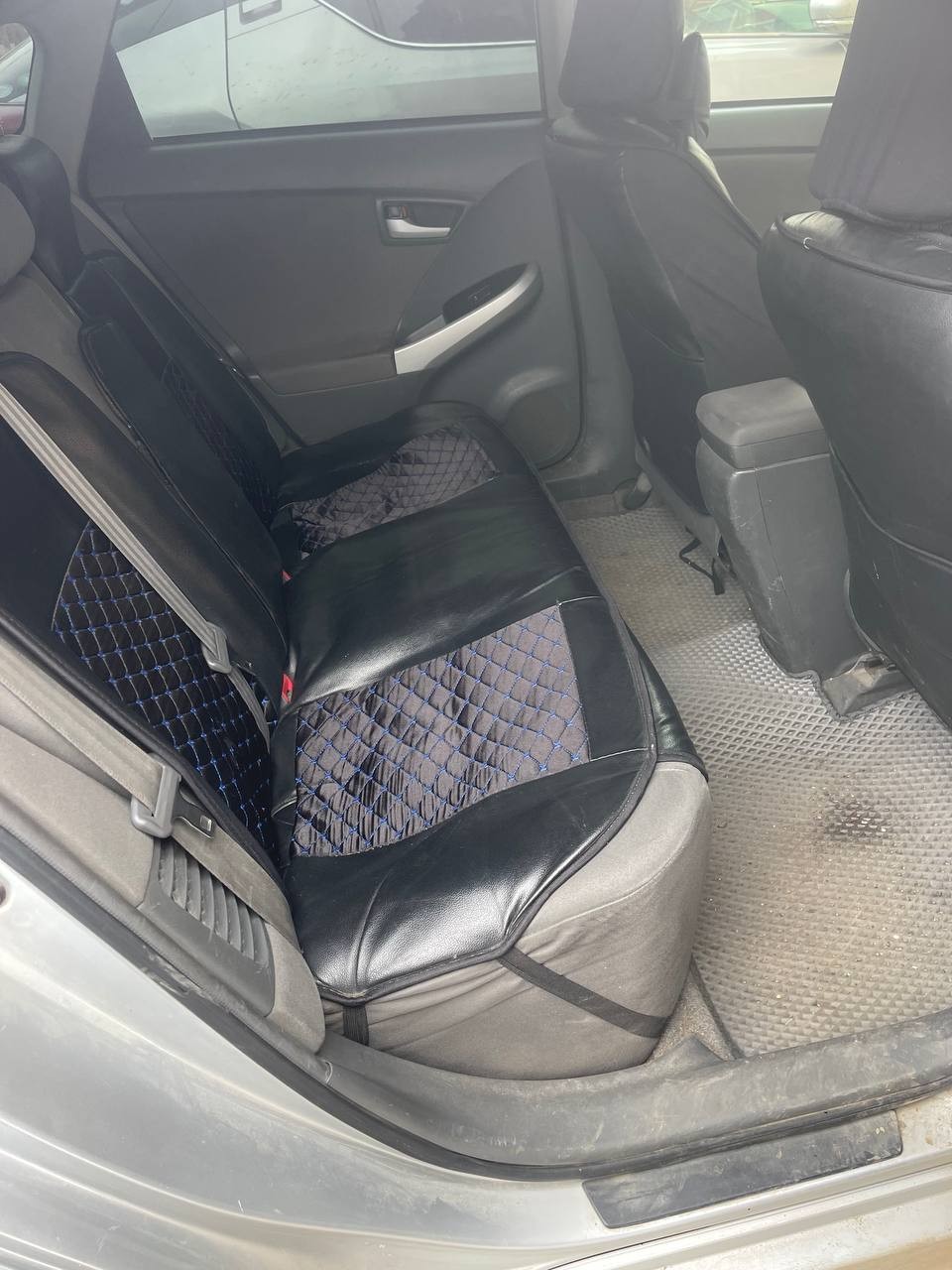 Автомобиль марки TOYOTA модель PRIUS 2011 г.в. номер кузова ZVW30-5290180