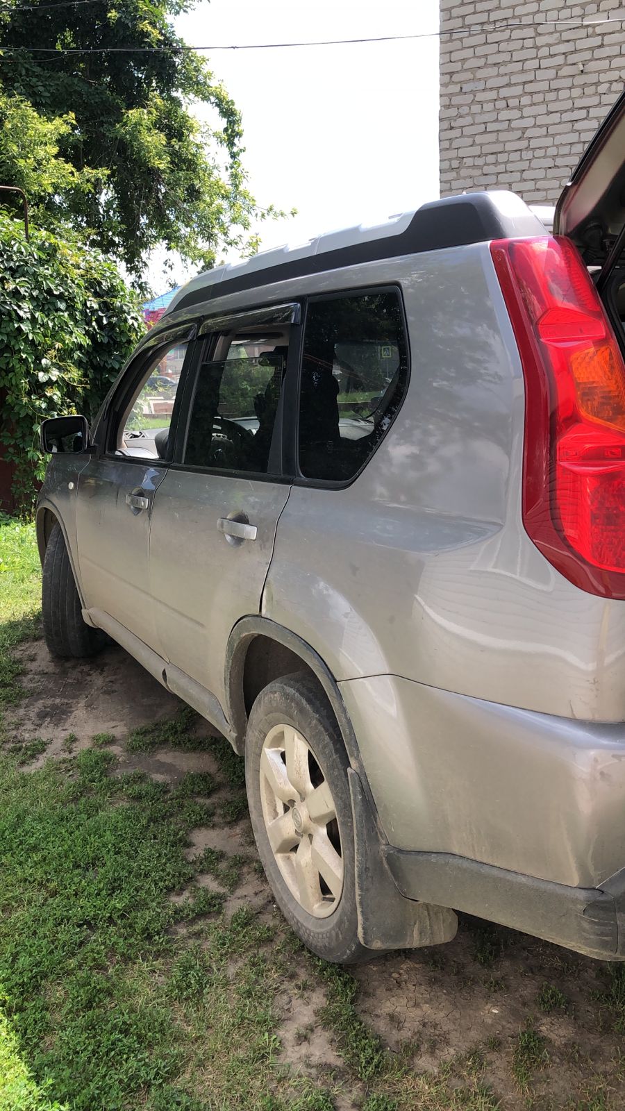 Автомобиль марки NISSAN модель X-TRAIL 2.0 2010 г.в. VIN-номер JN1TBNT31U0201502