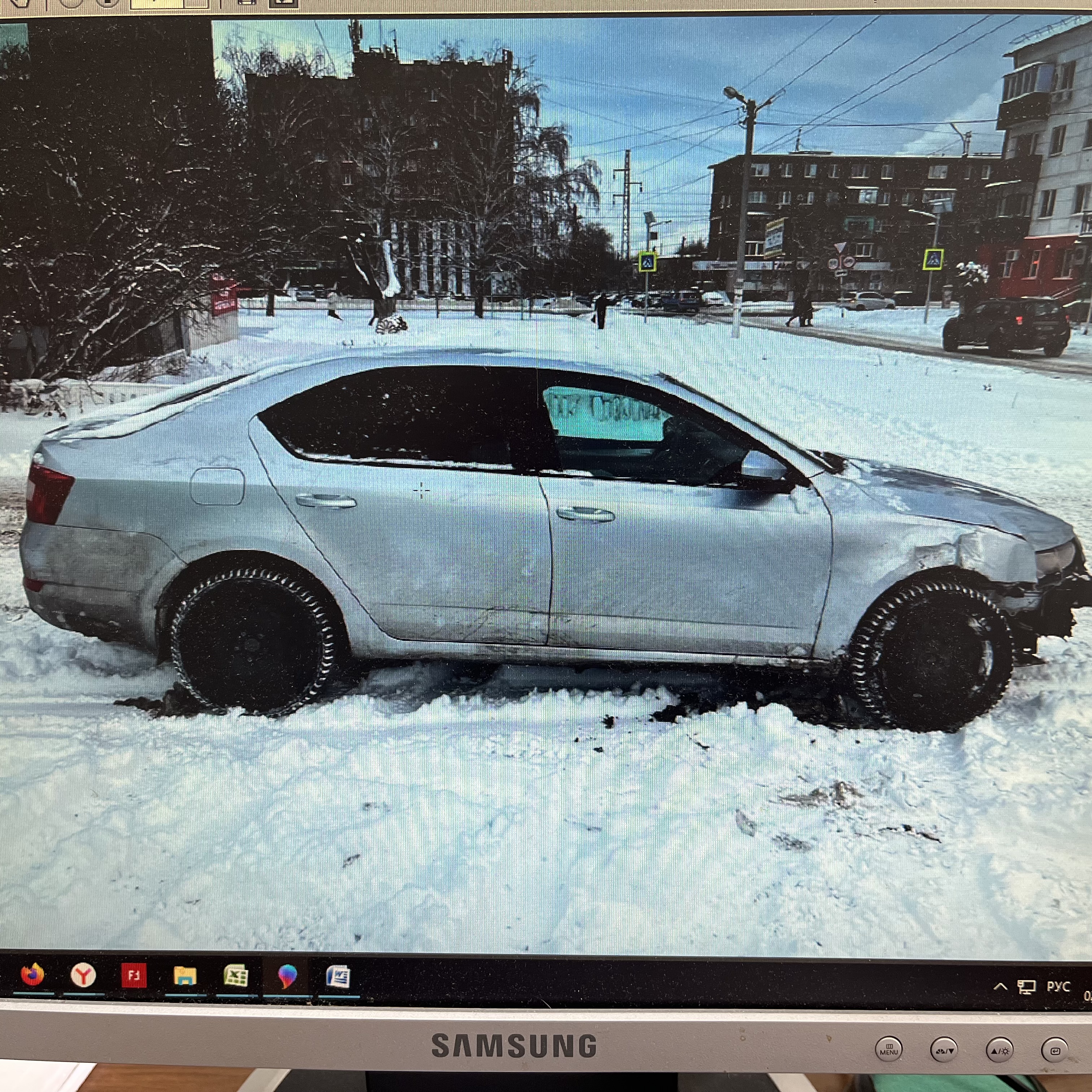 Легковой автомобиль (седан) марки: SKODA, модель: Octavia, год выпуска: 2013г., идентификационный номер (VIN): XW8AC6NE0EH007093, номер кузова: XW8AC6NE0EH007093