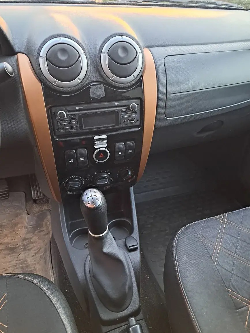 легковой автомобиль марки ЛАДА RS0Y5L, VIN: XTARS0Y5LF0901904, год выпуска: 2015, государственный регистрационный знак: М099РР48 (предмет залога ПАО «Совкомбанк»)
