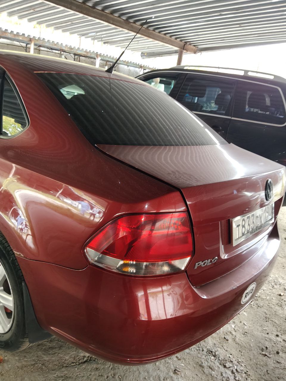 Автомобиль марки VOLKSWAGEN модель Polo 2010 г.в. VIN-номер XW8ZZZ61ZBG000088, авто находится в залоге у ПАО "Совкомбанк"