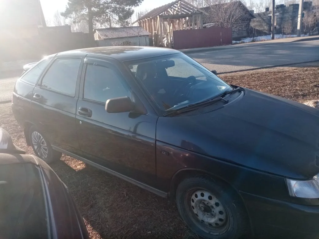 Автомобиль марки ВАЗ модель 21124 2005 г.в. VIN-номер XTA21124050302847 (в залоге у ПАО "Совкомбанк")