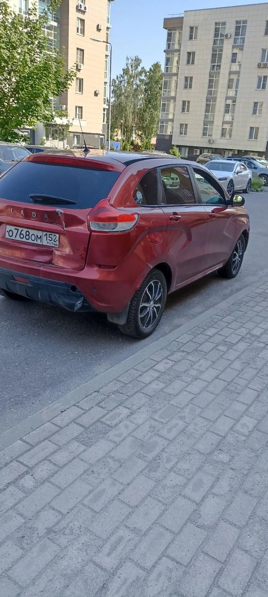 автомобиль марки LADA модель XRAY 2016 г.в. VIN-номер XTAGAB320H0982182