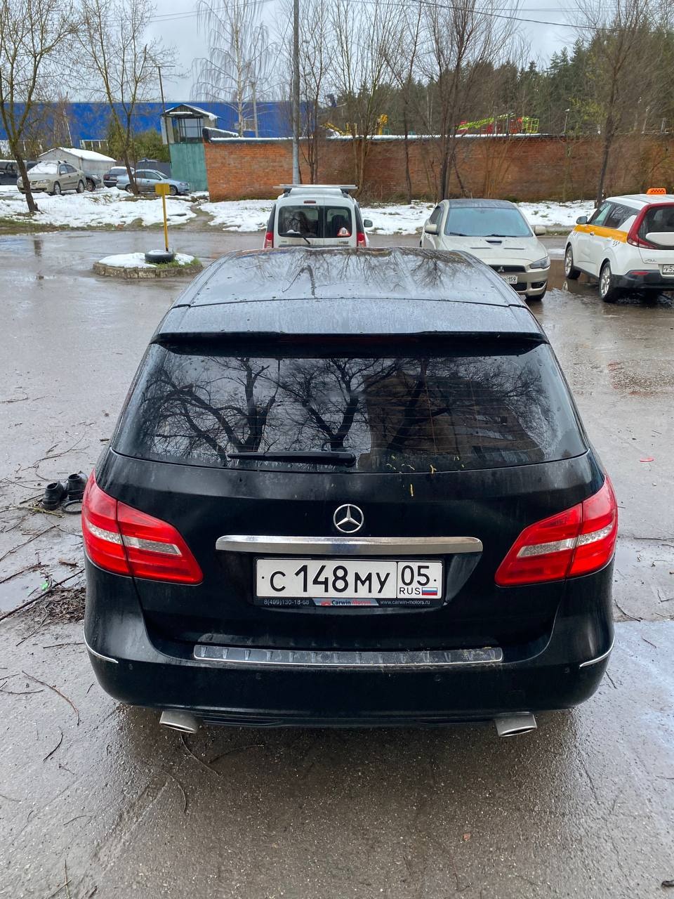 Автомобиль марки MERCEDES-BENZ модель B 180 2013 г.в. VIN-номер WDD2462421N068883