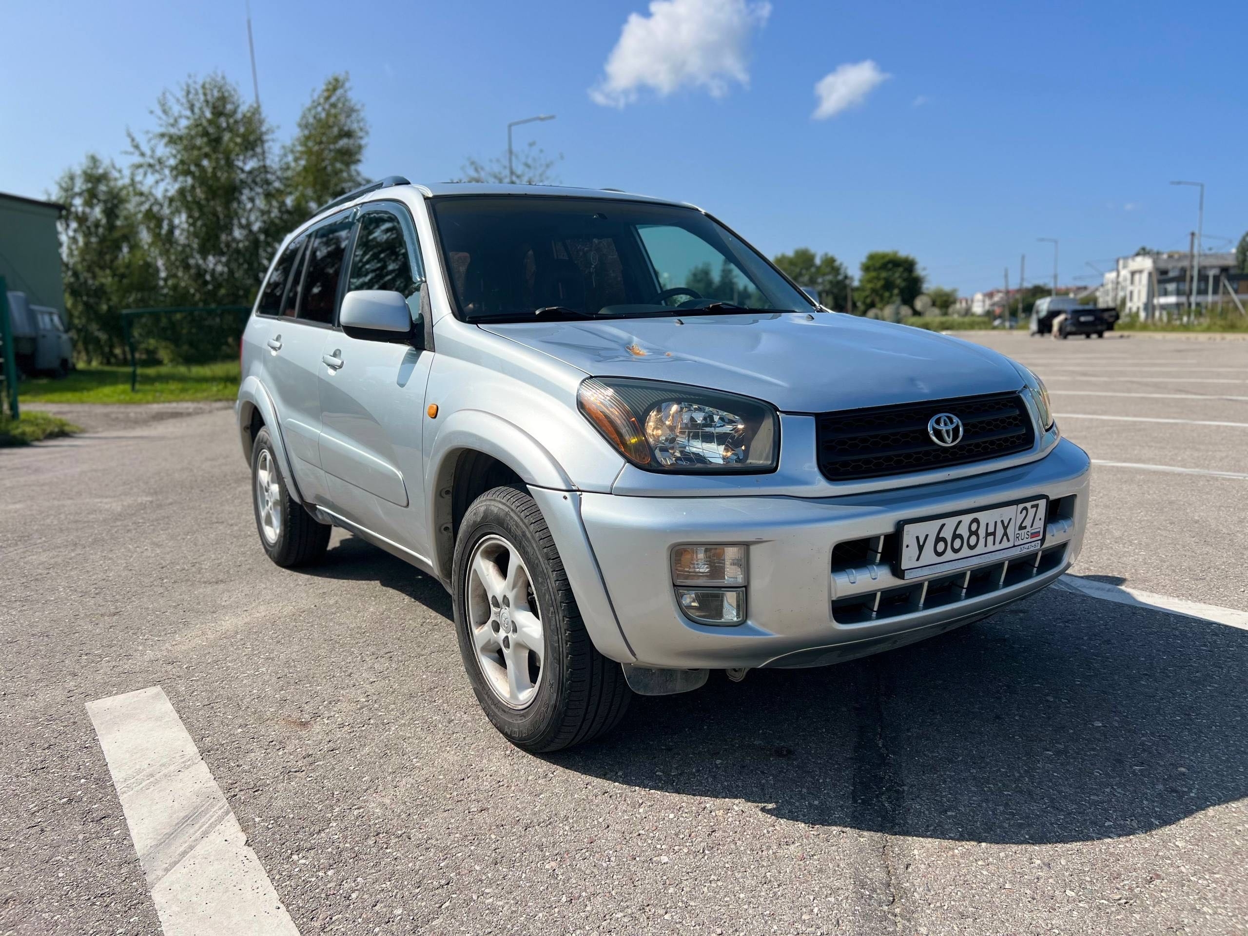 Автомобиль марки TOYOTA модель RAV 4 2003 г.в. VIN-номер JTEHH20V400234849