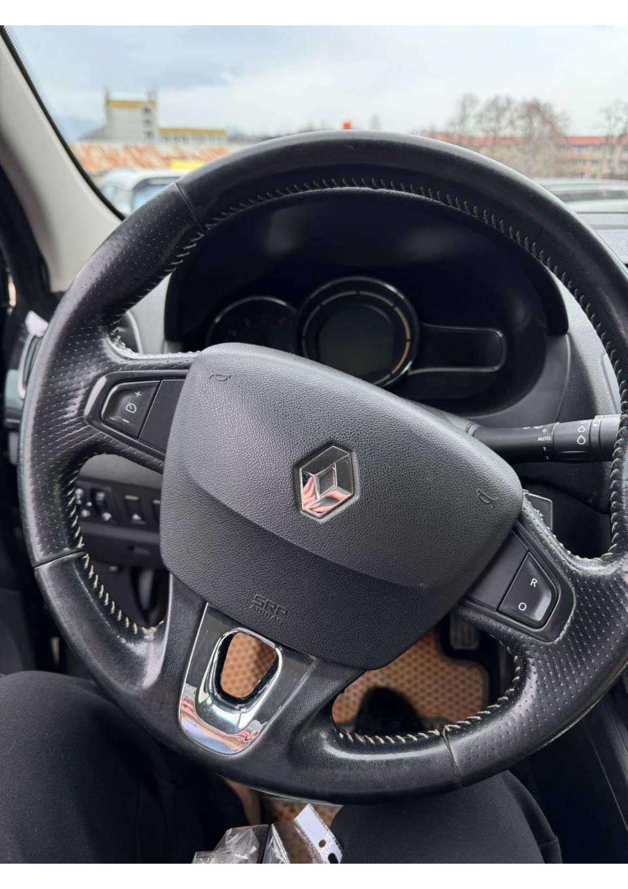 Автомобиль марки RENAULT модель Fluence 2013 г.в. VIN-номер VF1LZL70T49661087