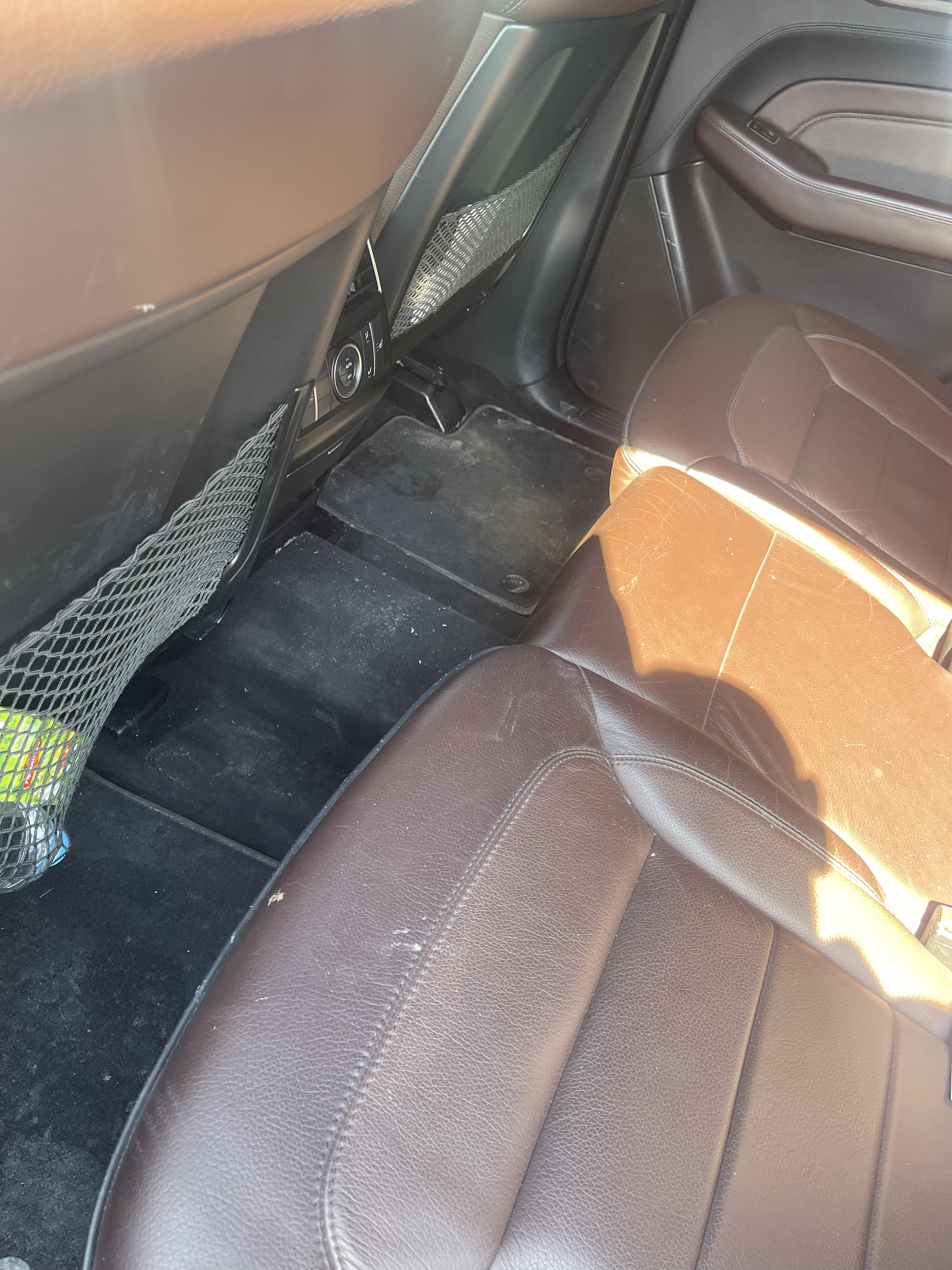 Автомобиль марки MERCEDES-BENZ модель ML 350 4MATIC 2013 г.в. VIN-номер WDC1660571A190776 (залог в пользу ПАО Совкомбанк)