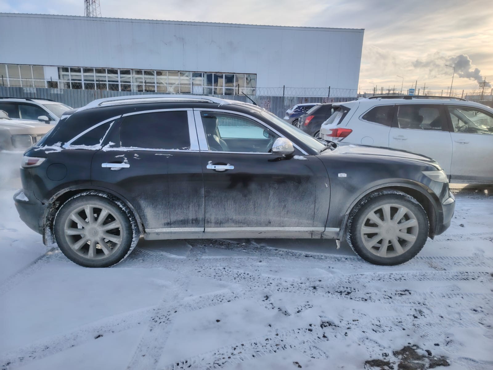 Автомобиль марки INFINITI модель FX45 2007 г.в. VIN-номер JN1TBNS50U0000660
