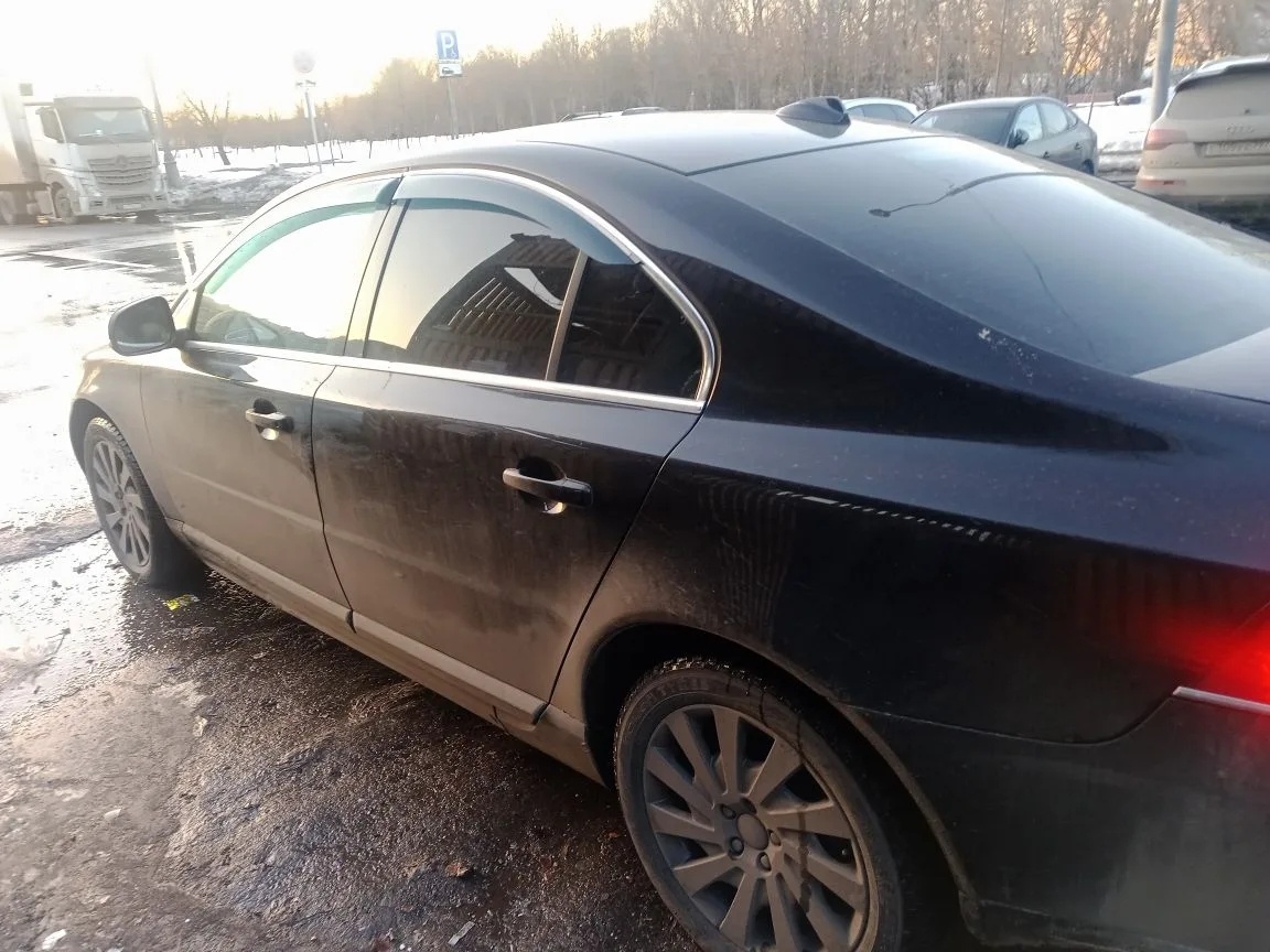 Автомобиль марки VOLVO модель S 80 2011 г.в. VIN-номер YV1AS60J0C1153291